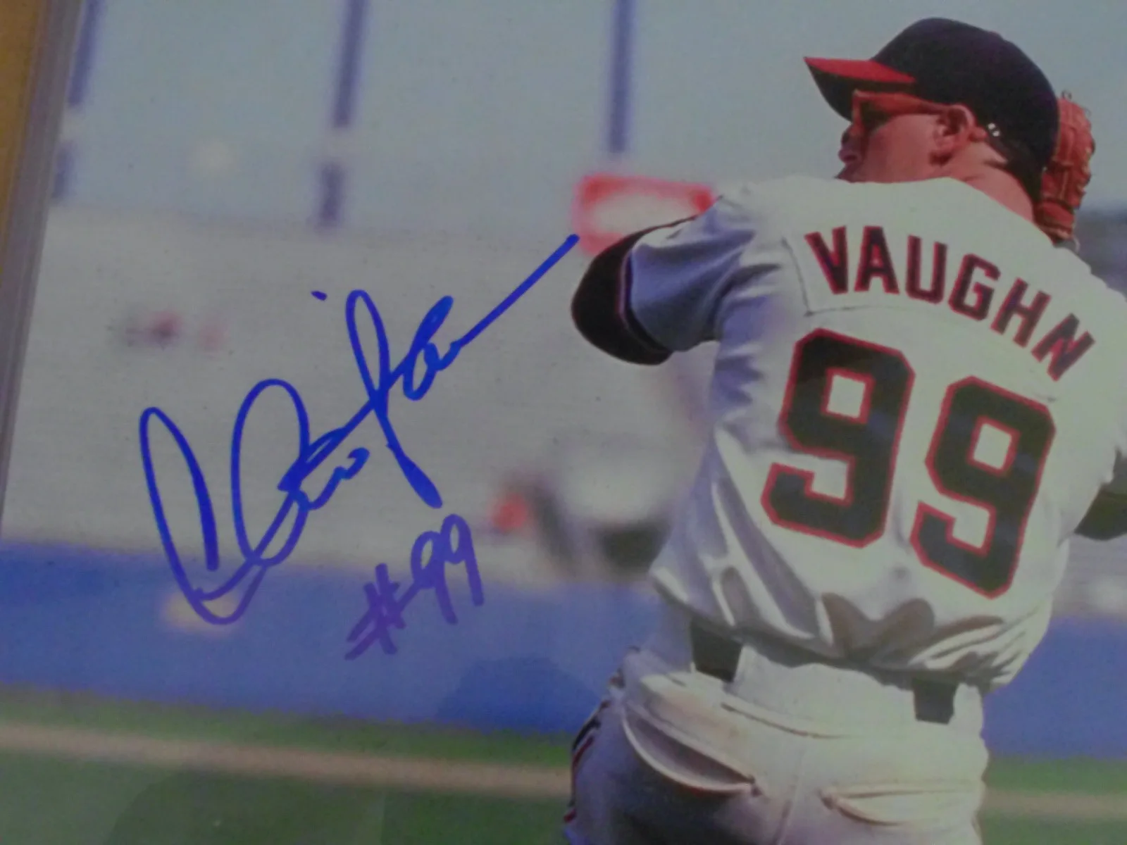 Charlie Sheen Autographed Wild Thing Major League #99 Throwing 11x14 Photo - BAS, изображение 2