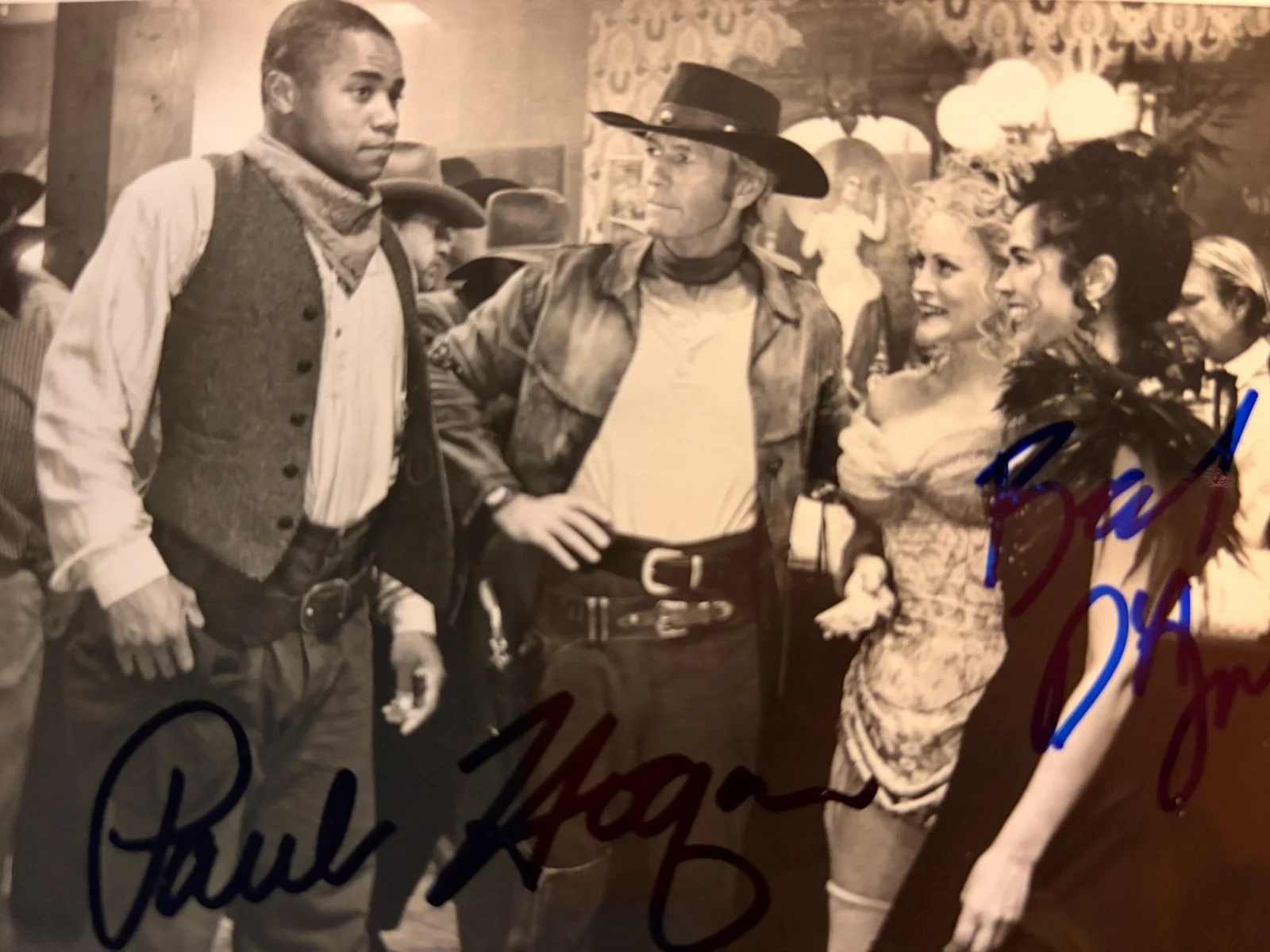 Paul Hogan, Beverly D'Angelo — Paul Hogan Signed•Beverly D'Angelo Signed•LIGHTNING JACK 1994•Crockodile Dundee, изображение 2