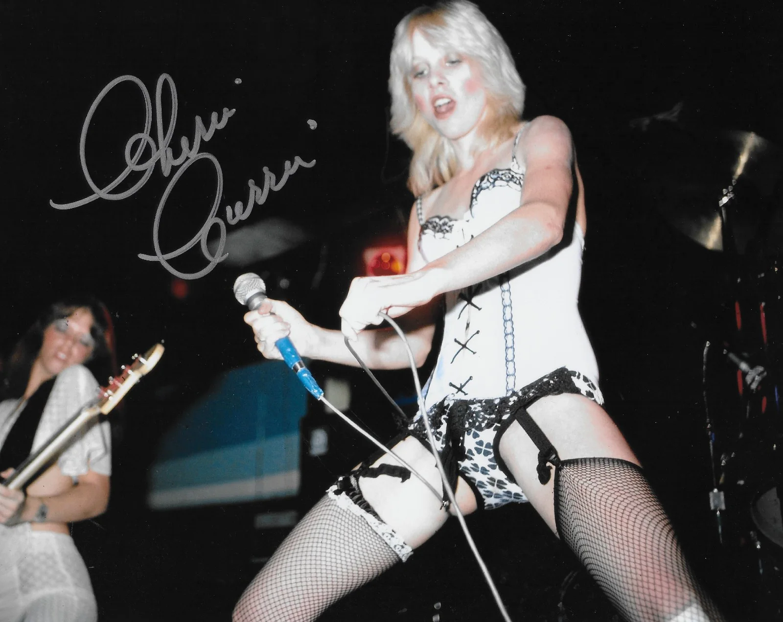 Cherie Currie Signed 8x10 Photo COA Exact Proof Autographed, The Runaways Singer, изображение 2