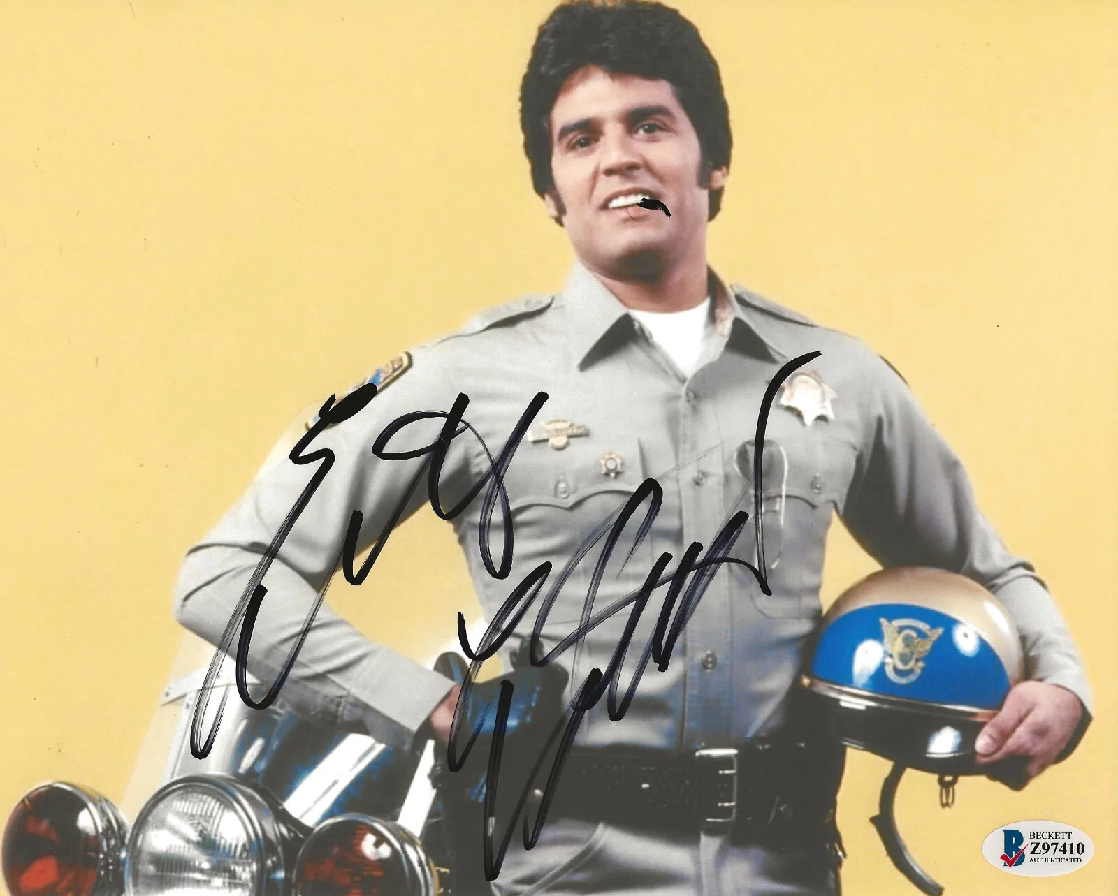 Erik Estrada — Erik Estrada Actor signed Ponch CHiPs 8x10 photo Beckett COA autographed., image 2
