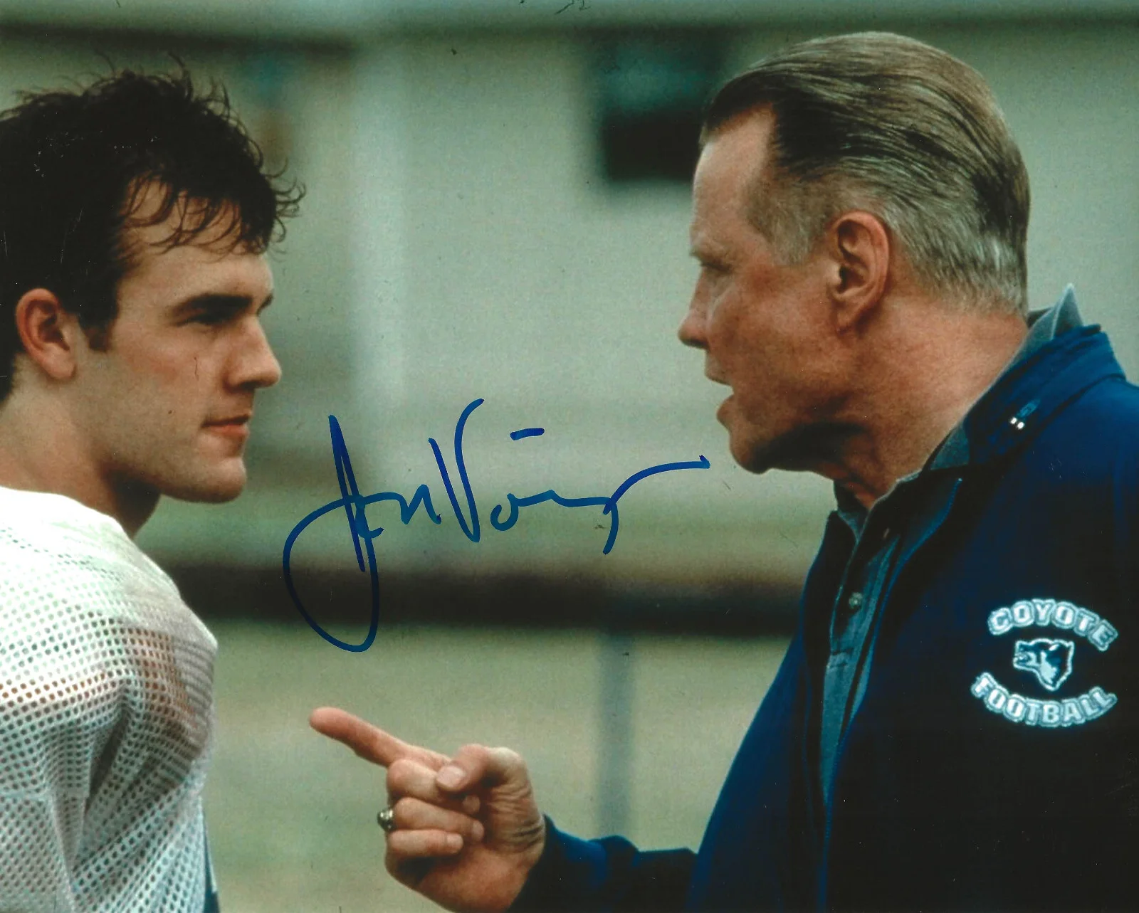 Jon Voight — Jon Voight Signed Varsity Blues Bud Kilmer Coyotes 8x10 photo proof COA, изображение 2