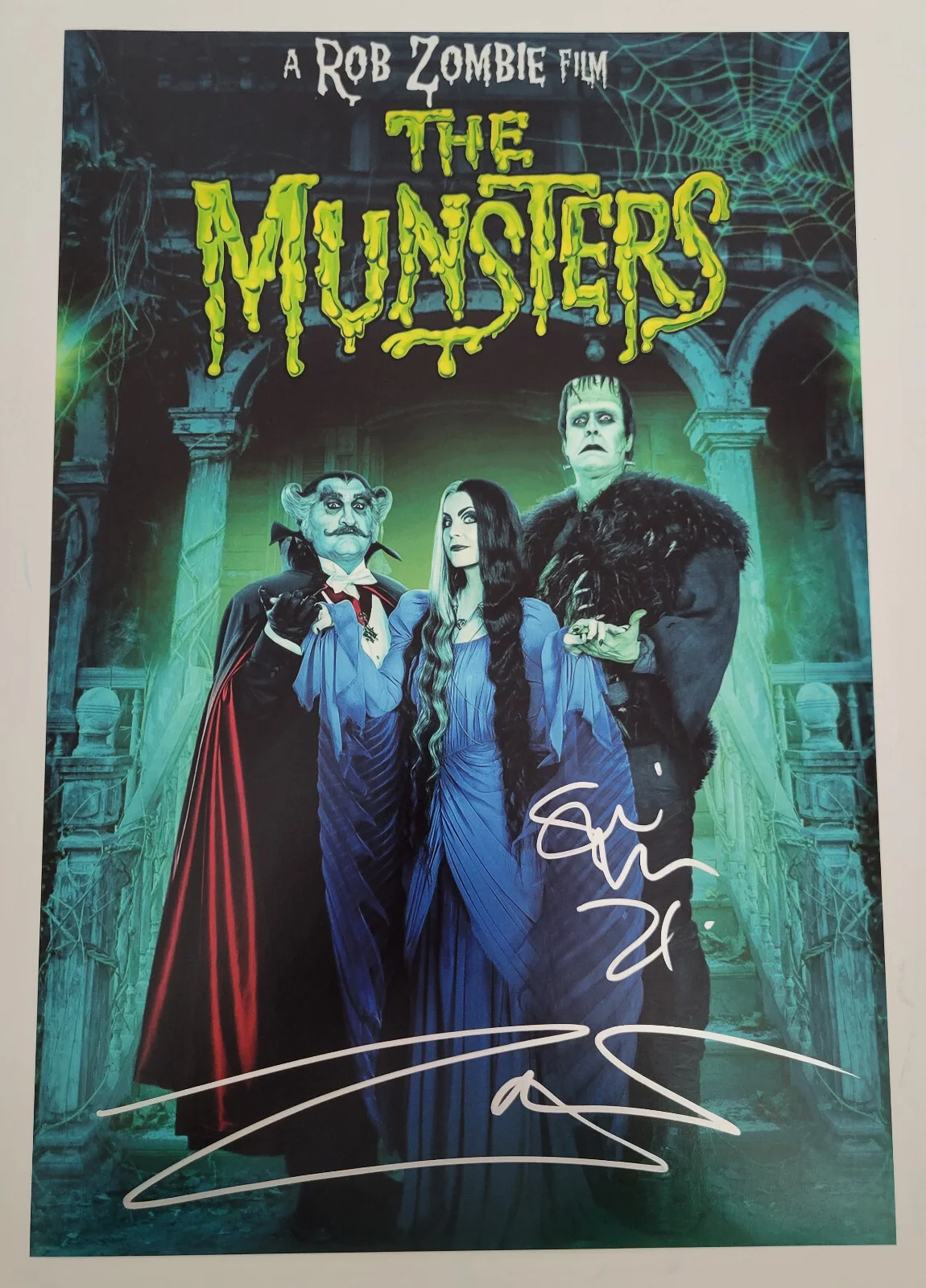 Rob Zombie — Rob Zombie Sheri Moon signed The Munsters 12x18 movie poster photo COA Proof, изображение 3