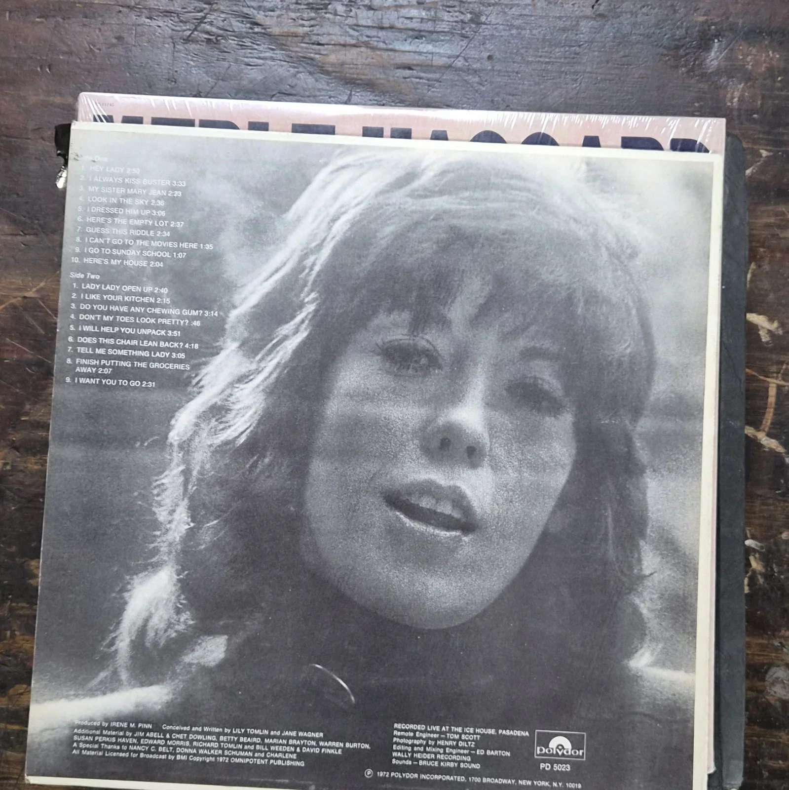 Lily Tomlin Signed 'And That's The Truth' Vinyl Record Polydor Stereo PD 5023, изображение 2