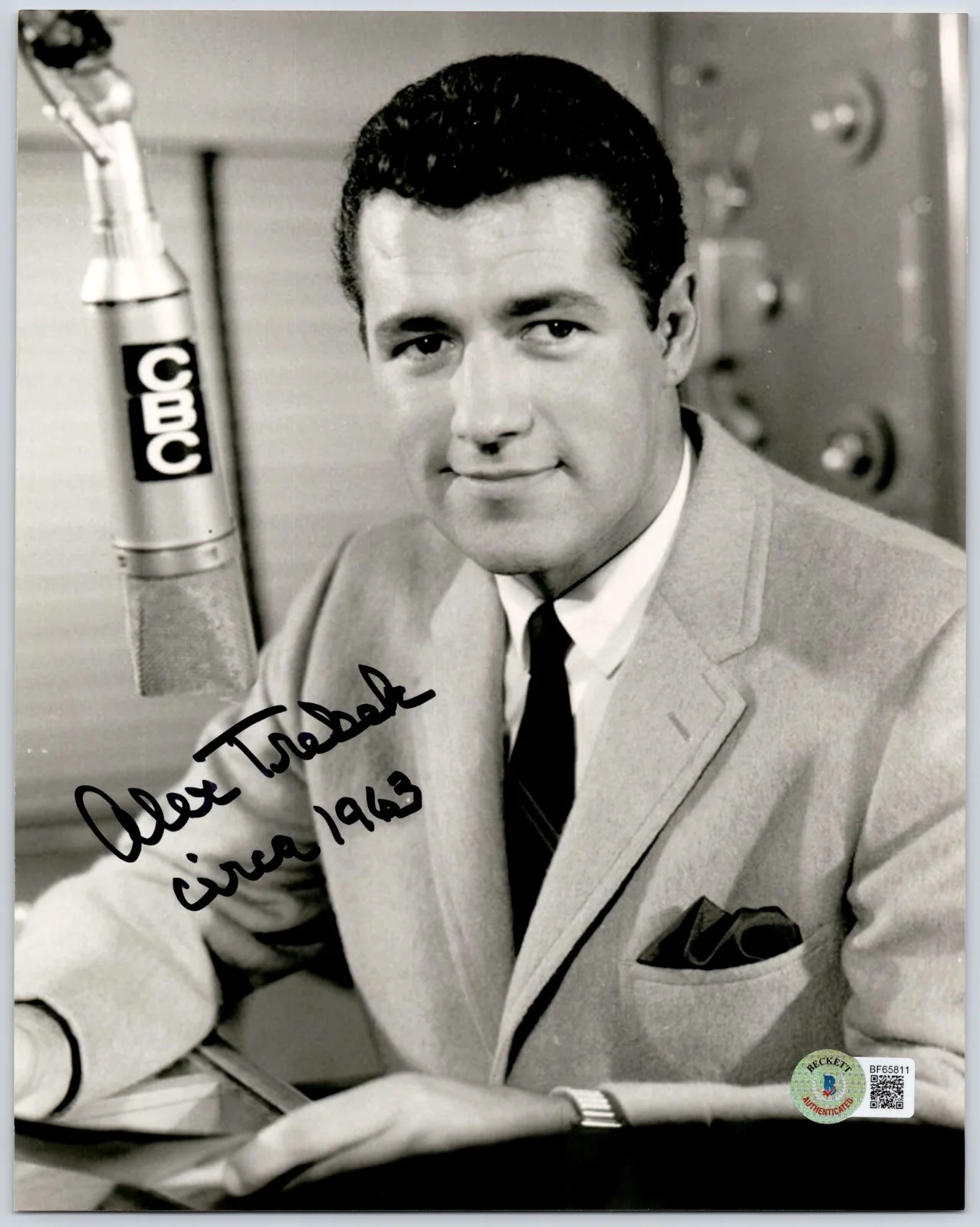 Alex Trebek — Alex Trebek Authentic Autographed Jeopardy Host Beckett BAS COA 8x10 Photo