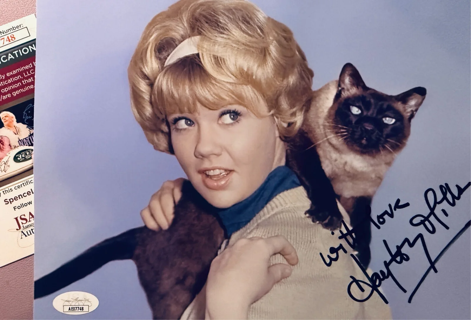 Hayley Mills — Hayley Mills Signed JSA COA Signed 8x10 *That Darn Cat* Autographed•Photograph