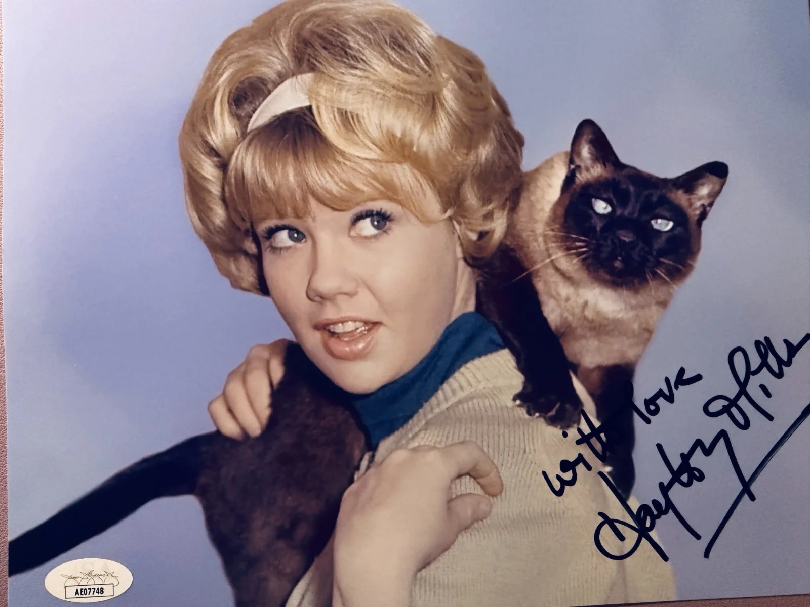 Hayley Mills — Hayley Mills Signed JSA COA Signed 8x10 *That Darn Cat* Autographed•Photograph, изображение 2