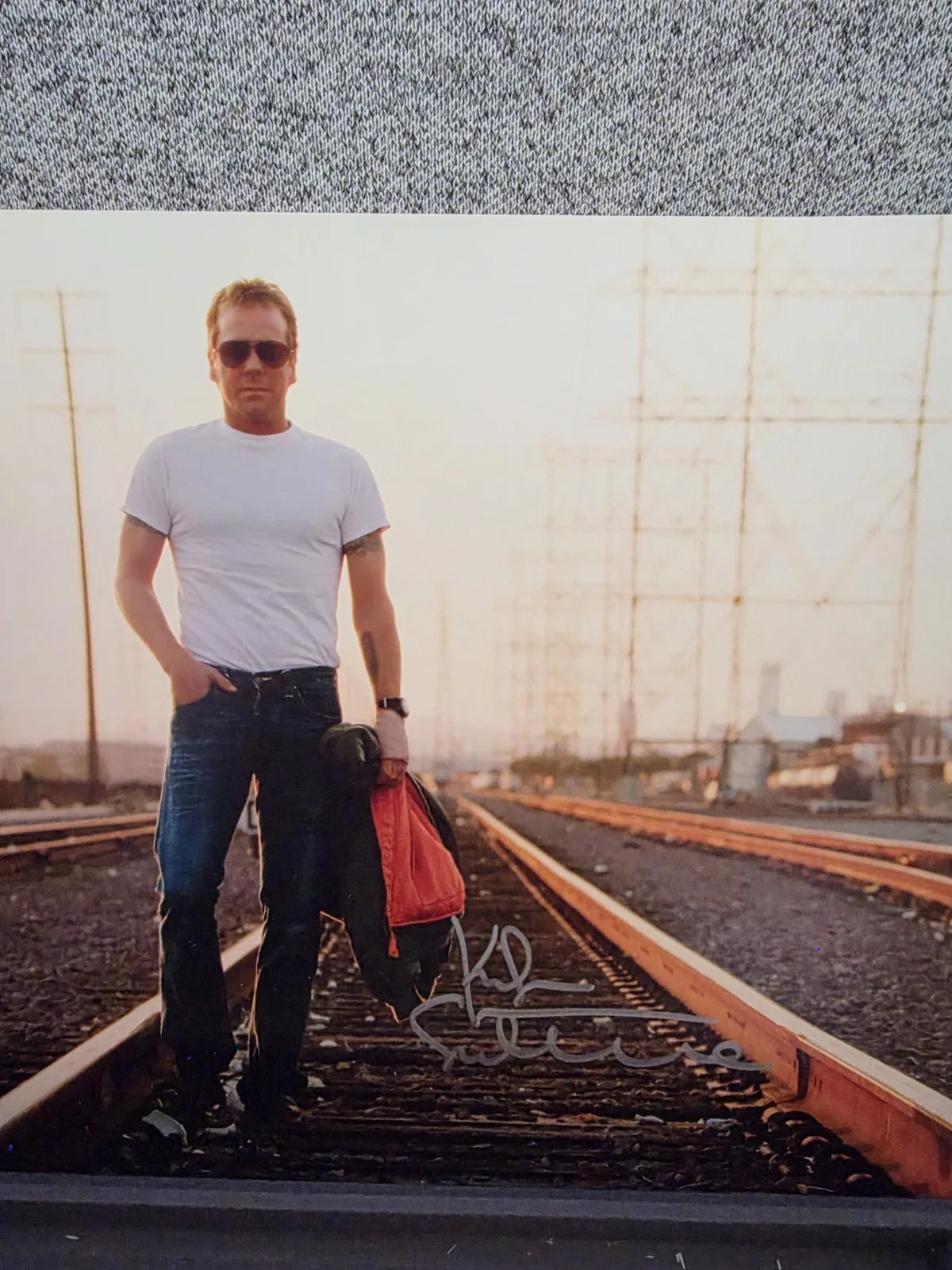 Kiefer Sutherland — Signed Kiefer Sutherland "24" Behind the Scenes Limited Edition 155/1000 COA., изображение 2