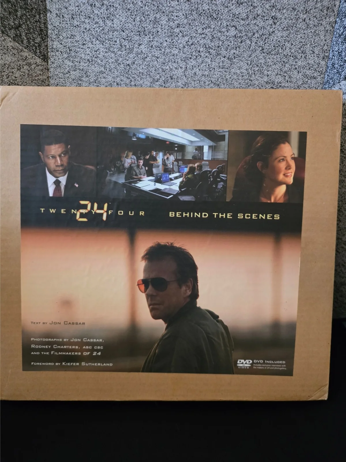 Kiefer Sutherland — Signed Kiefer Sutherland "24" Behind the Scenes Limited Edition 155/1000 COA., изображение 5