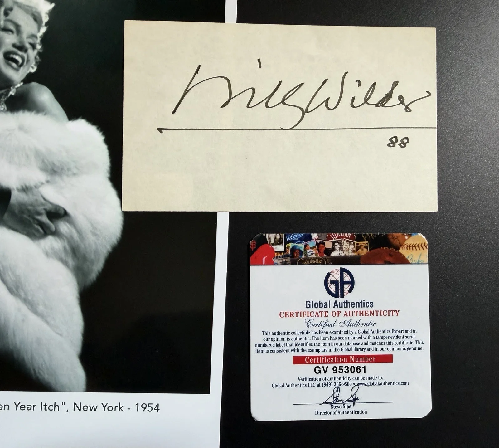 Billy Wilder Signed 3x5 Cut Autograph w/ Marilyn Monroe Photo GA COA, изображение 2