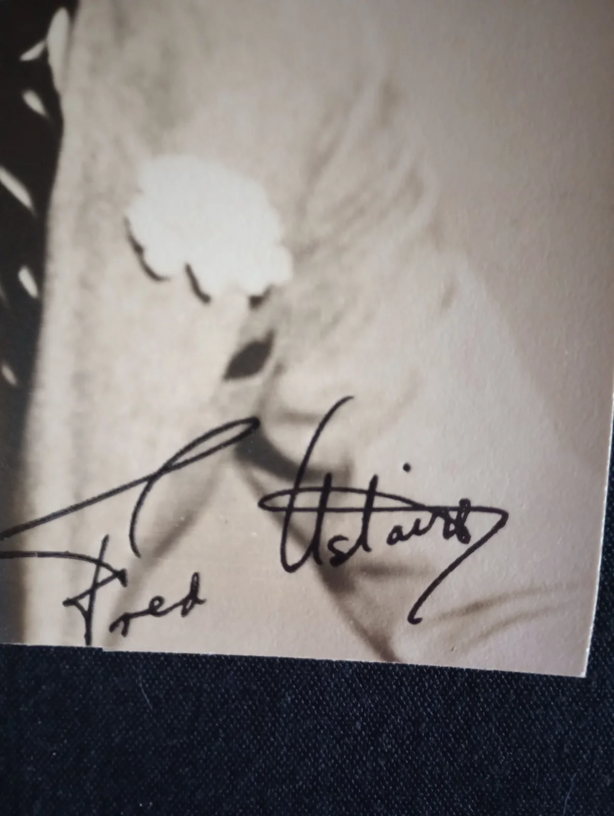 Fred Astaire vintage promo autographed photo, изображение 2