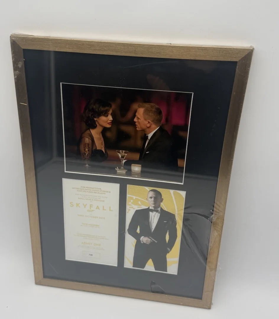 James Bond Memorabilia Photos, Posters, Event Schedules, Cinema Brochures, изображение 5