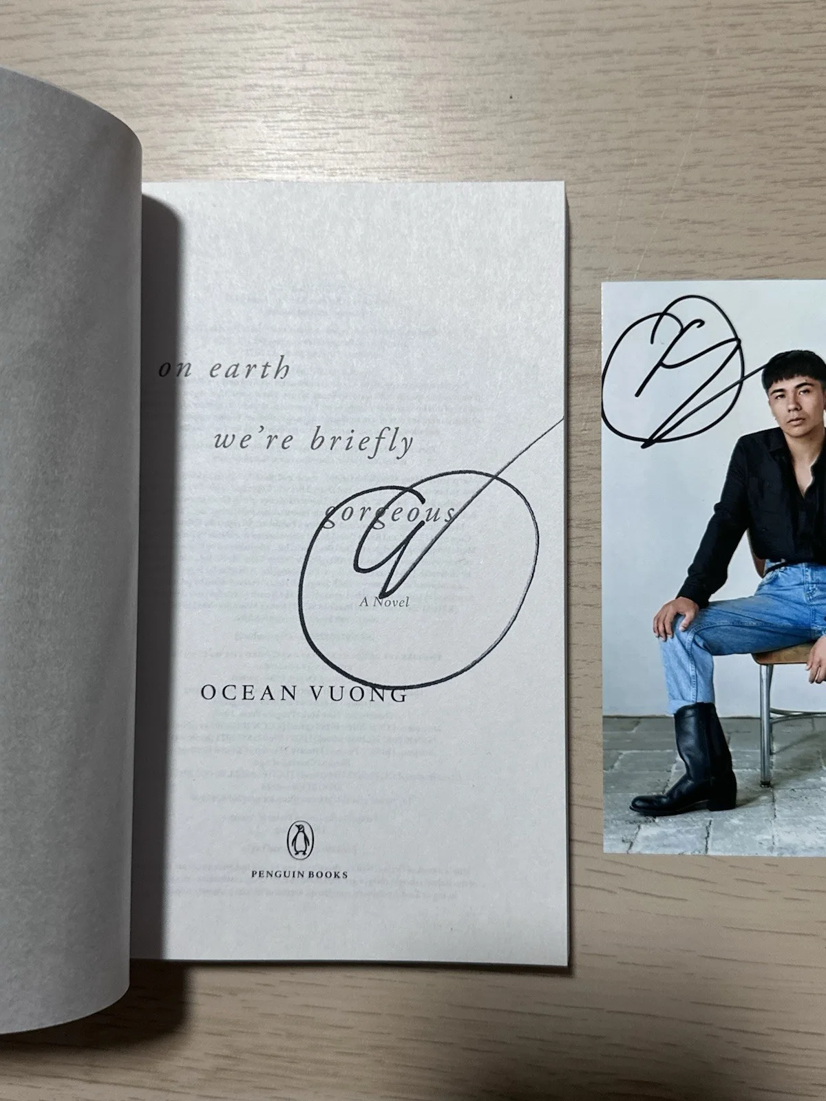 Ocean Vuong — Ocean Vuong signed On Earth Were Briefly Gorgeous w photo author Oprah book club, изображение 4