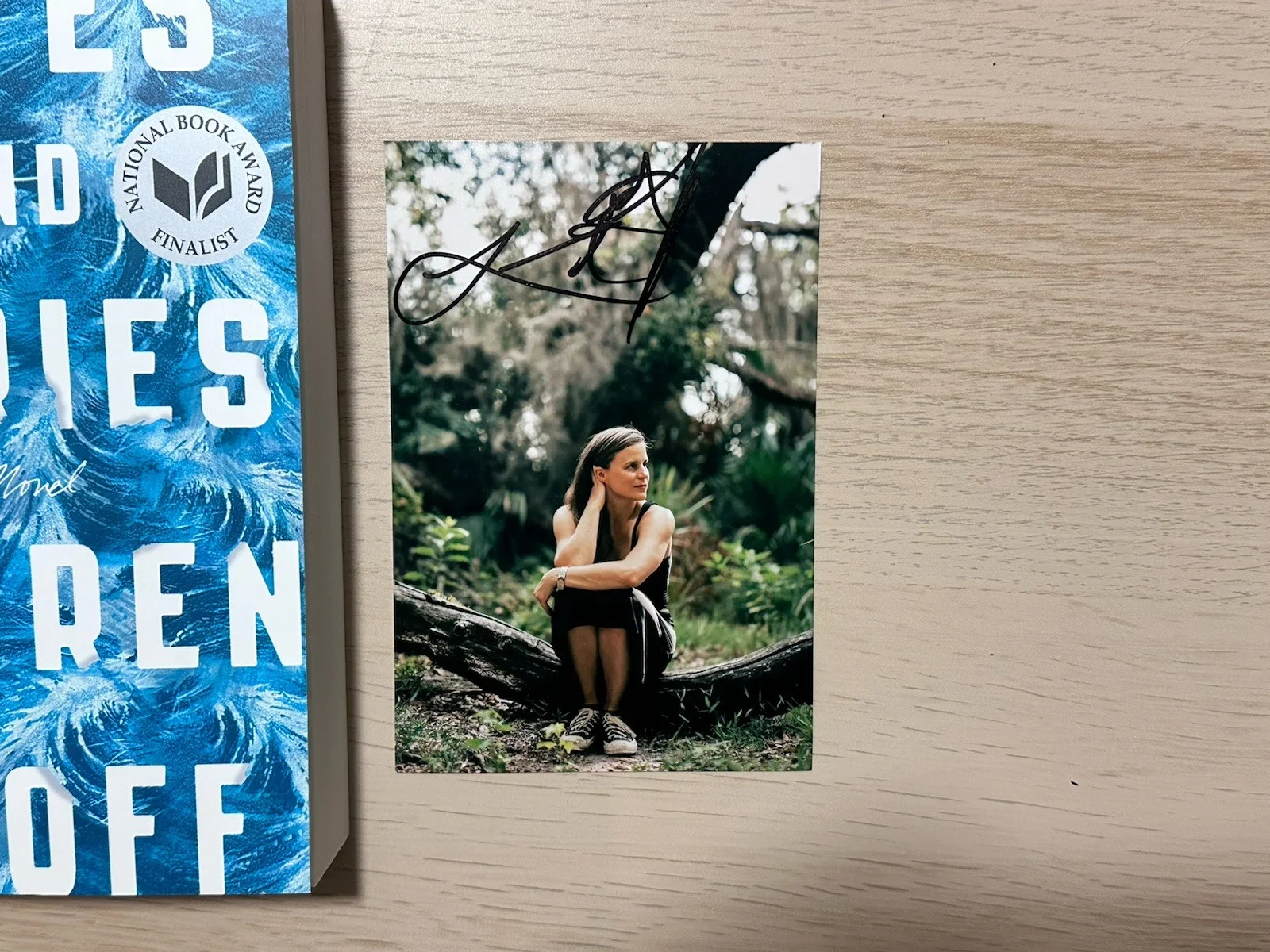 Lauren Groff — Lauren Groff signed Fates and Furies softback inscription with photo autographed, изображение 3