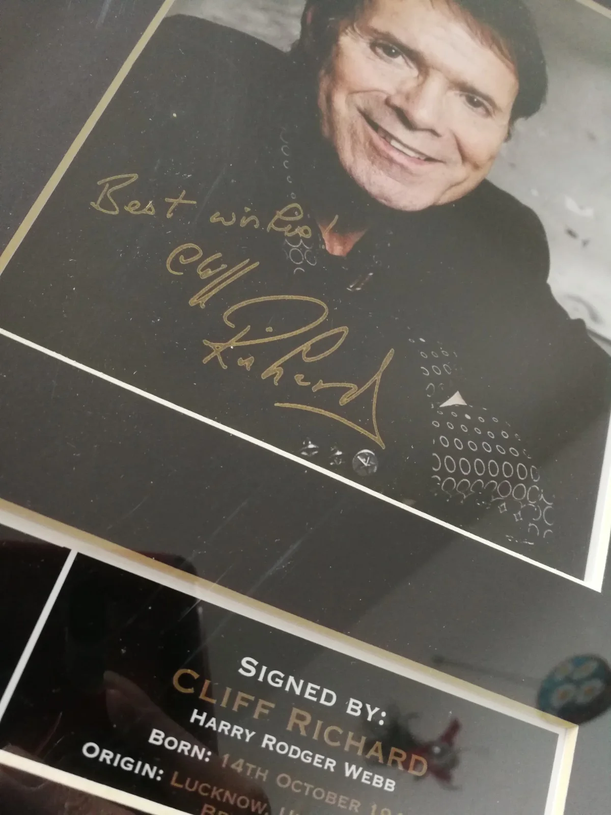 CLIFF RICHARD Framed Preprinted autograph on photo card, image 2