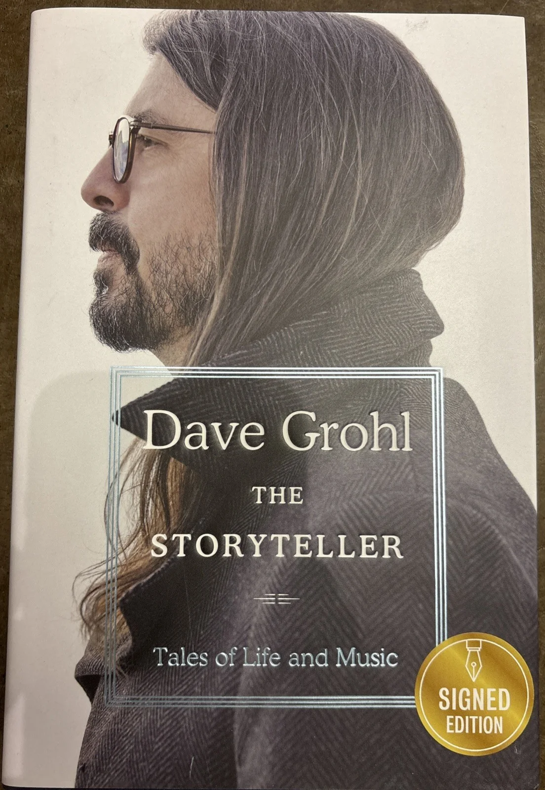 Dave Grohl Signed The Storyteller Book with Beckett LOA (AE48646), изображение 2