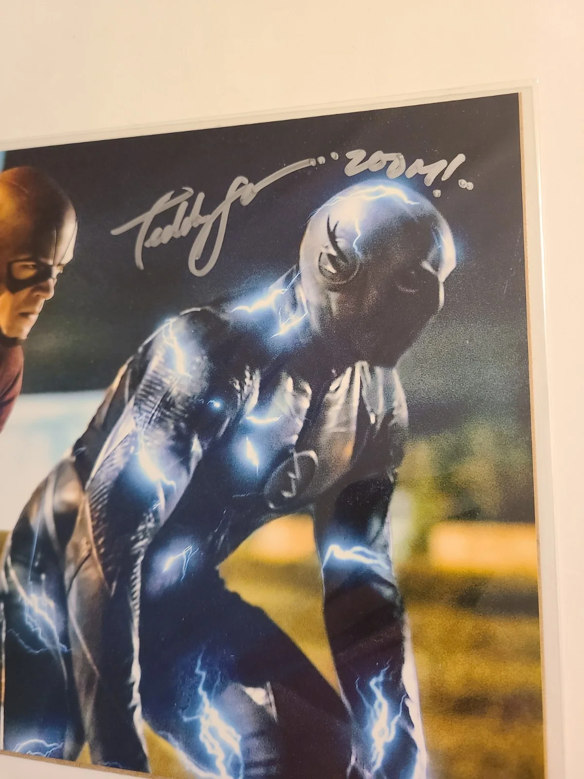Teddy Sears — Teddy Sears (Zoom/The Flash) Autograph Signed 8x10, Beckett Authenticated, image 2