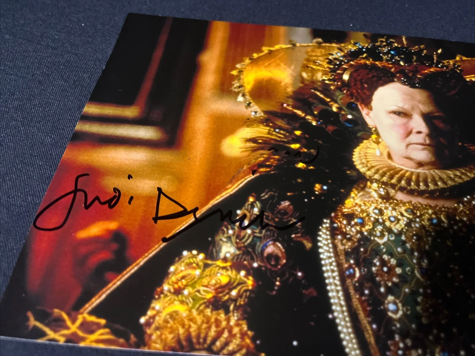 Judi Dench — DAME JUDI DENCH AS 'QUEEN ELIZABETH' SIGNED "SHAKESPEARE IN LOVE" PHOTO COA, image 2