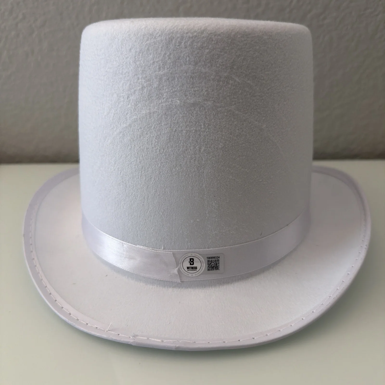 Alice Cooper Autographed Signed Replica White Top Hat - Beckett Witnessed, image 2