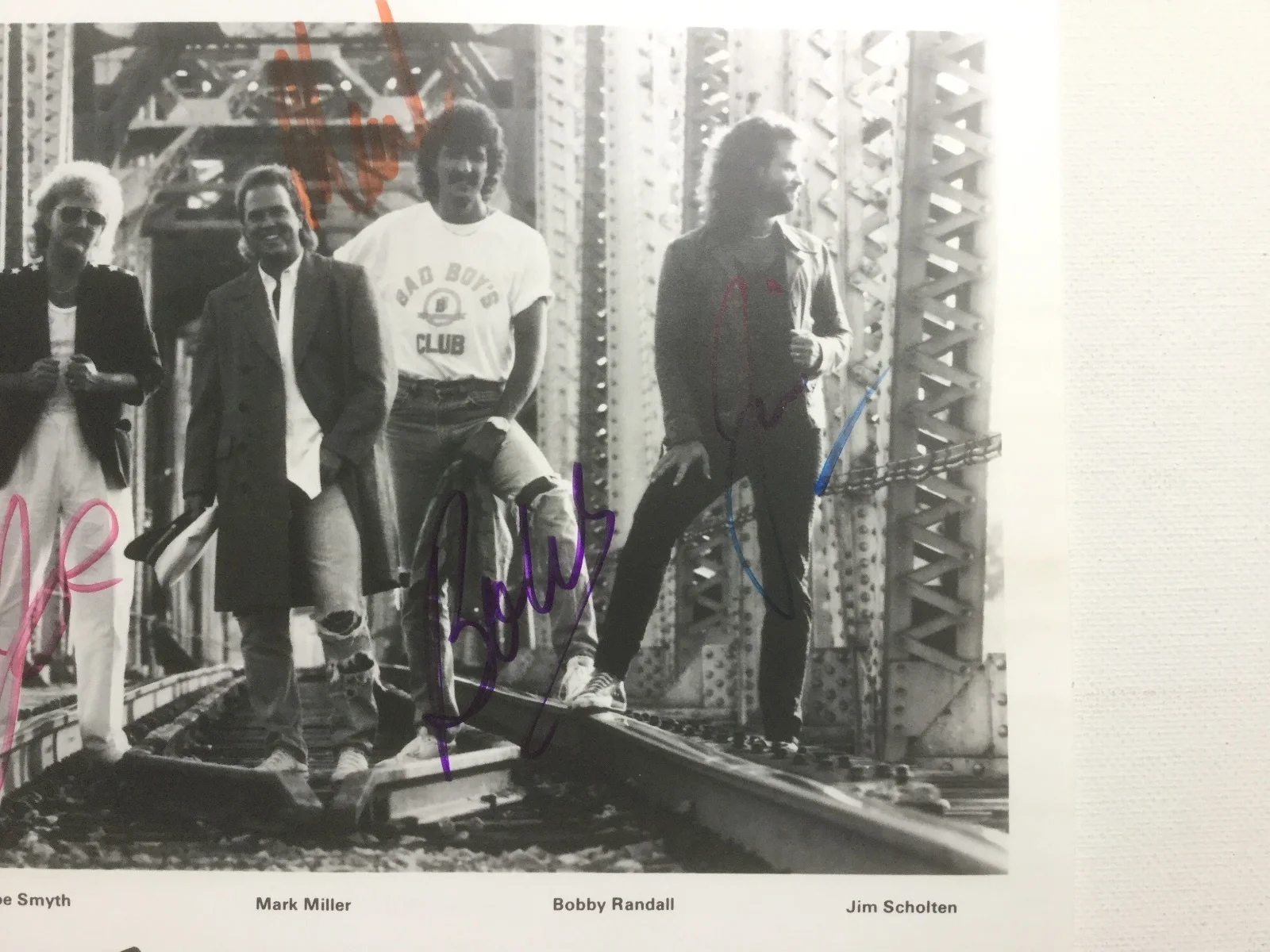 Sawyer Brown 1987 publicity photo signed by 5, Hobie, Joe, Mark, Bobby and Jim., image 3