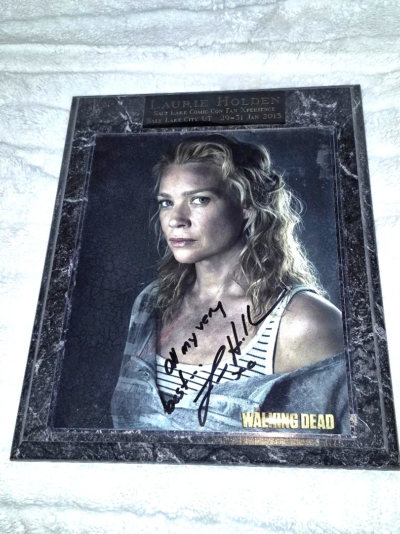 LAURIE HOLDEN — LAURIE HOLDEN - AUTOGRAPHED 8X10 HAND SIGNED THE WALKING DEAD PHOTO