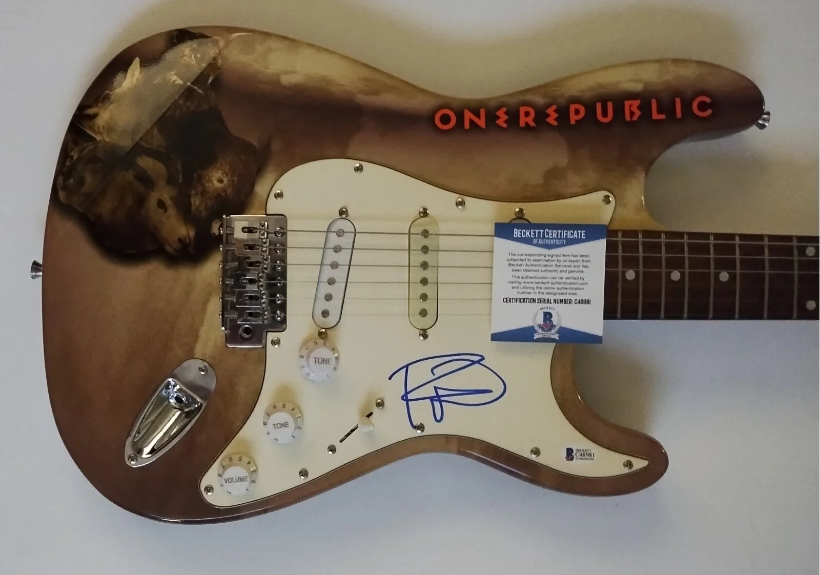 ONE REPUBLIC SIGNED RYAN TEDDER GUITAR CD LP COA BECKETT C48981 NATIVE WAKING, image 3
