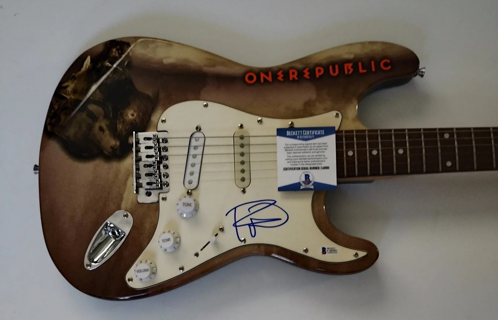 ONE REPUBLIC SIGNED RYAN TEDDER GUITAR CD LP COA BECKETT C48981 NATIVE WAKING, image 4