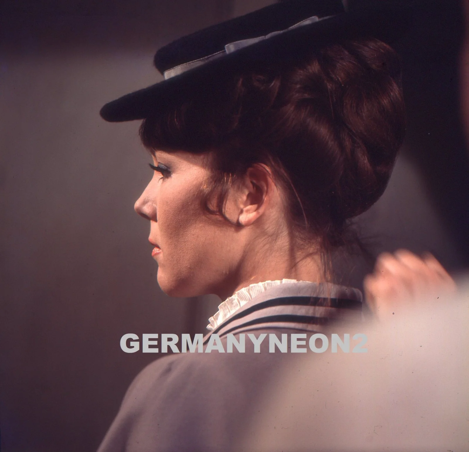 x2 DIANA RIGG, 1968, THE AVENGERS., EMMA PEEL, Original Transparencies, изображение 2