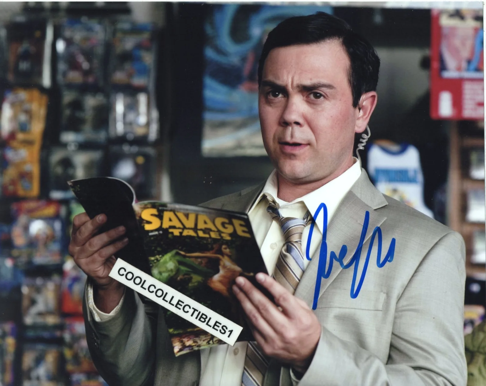 JOE LO TRUGLIO — JOE LO TRUGLIO "BROOKLYN NINE-NINE & RENO 911" HAND SIGNED 8X10 PHOTO COA