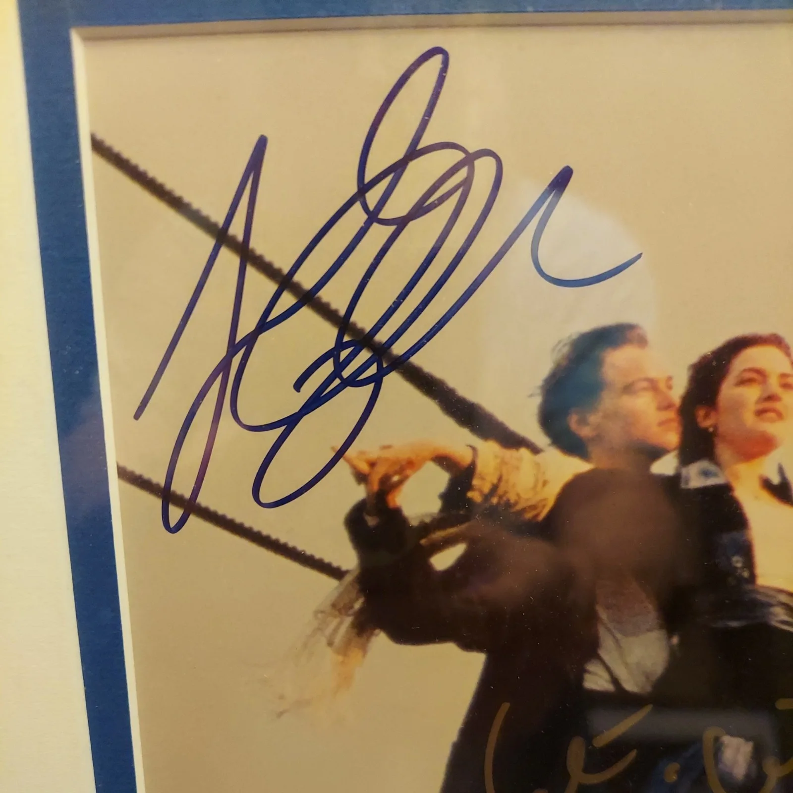 Leonardo Dicaprio / Kate Winslet — Titanic Leonardo Dicaprio & Kate Winslet Signed 8x10 matted and framed., изображение 3