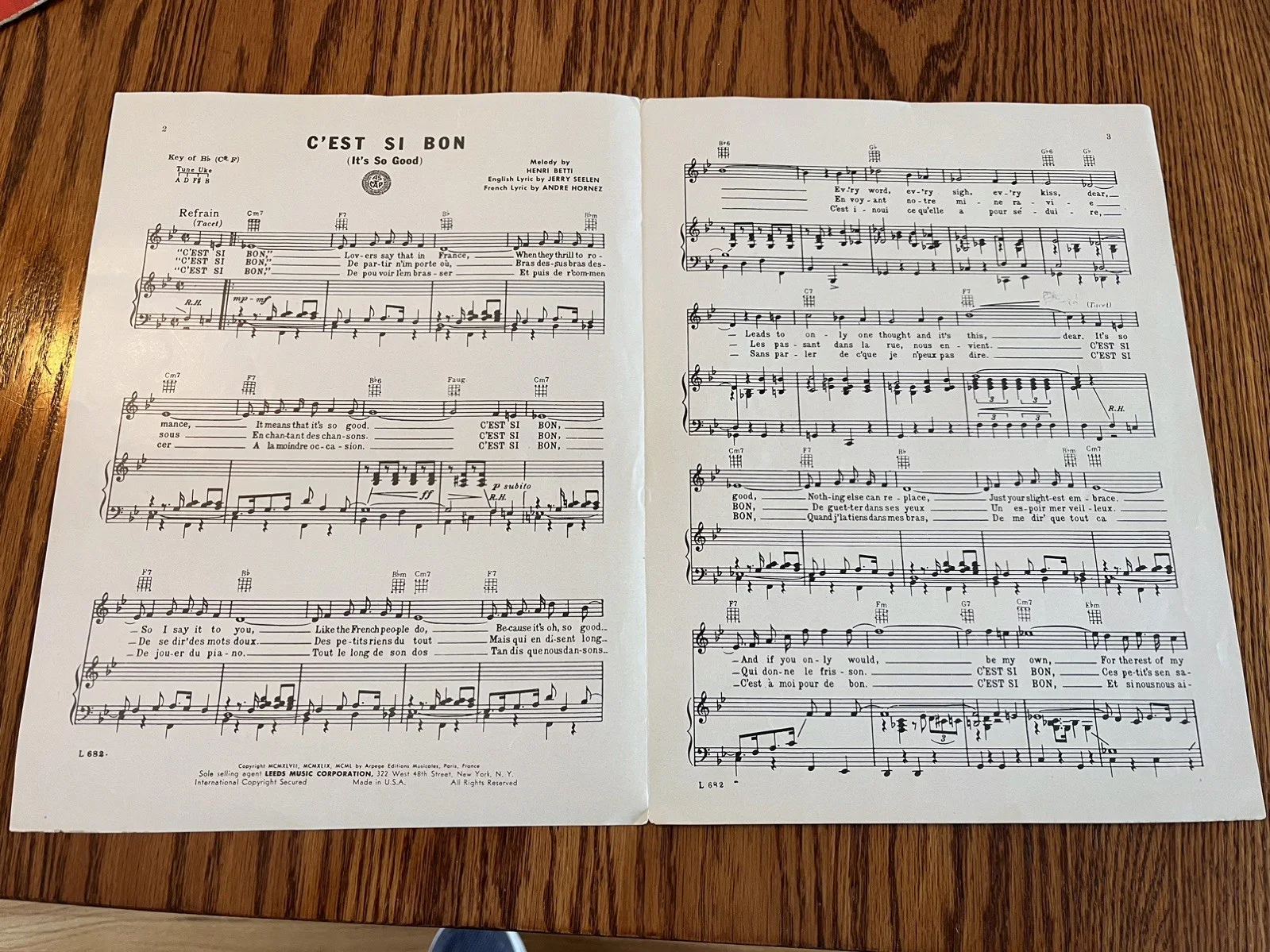 Eartha Kitt — EARTHA KITT SIGNED LEEDS 1947 UKE sheet music “ C’est s Si Bon “ perfect cond., image 4
