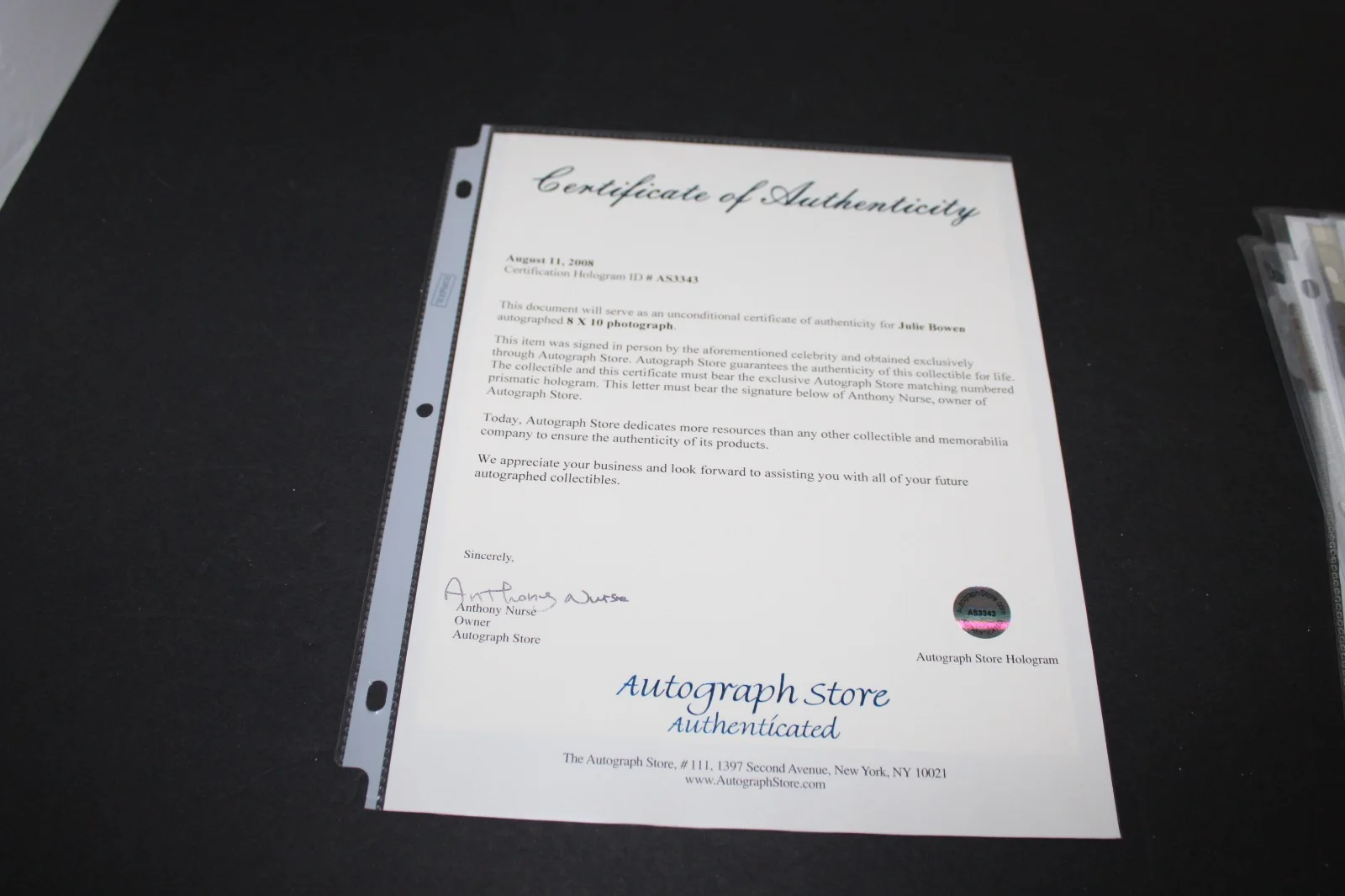 Julie Bowen — Autographed Julie Bowen Modern Family 8 x 10 Photo Signed with COA, изображение 4