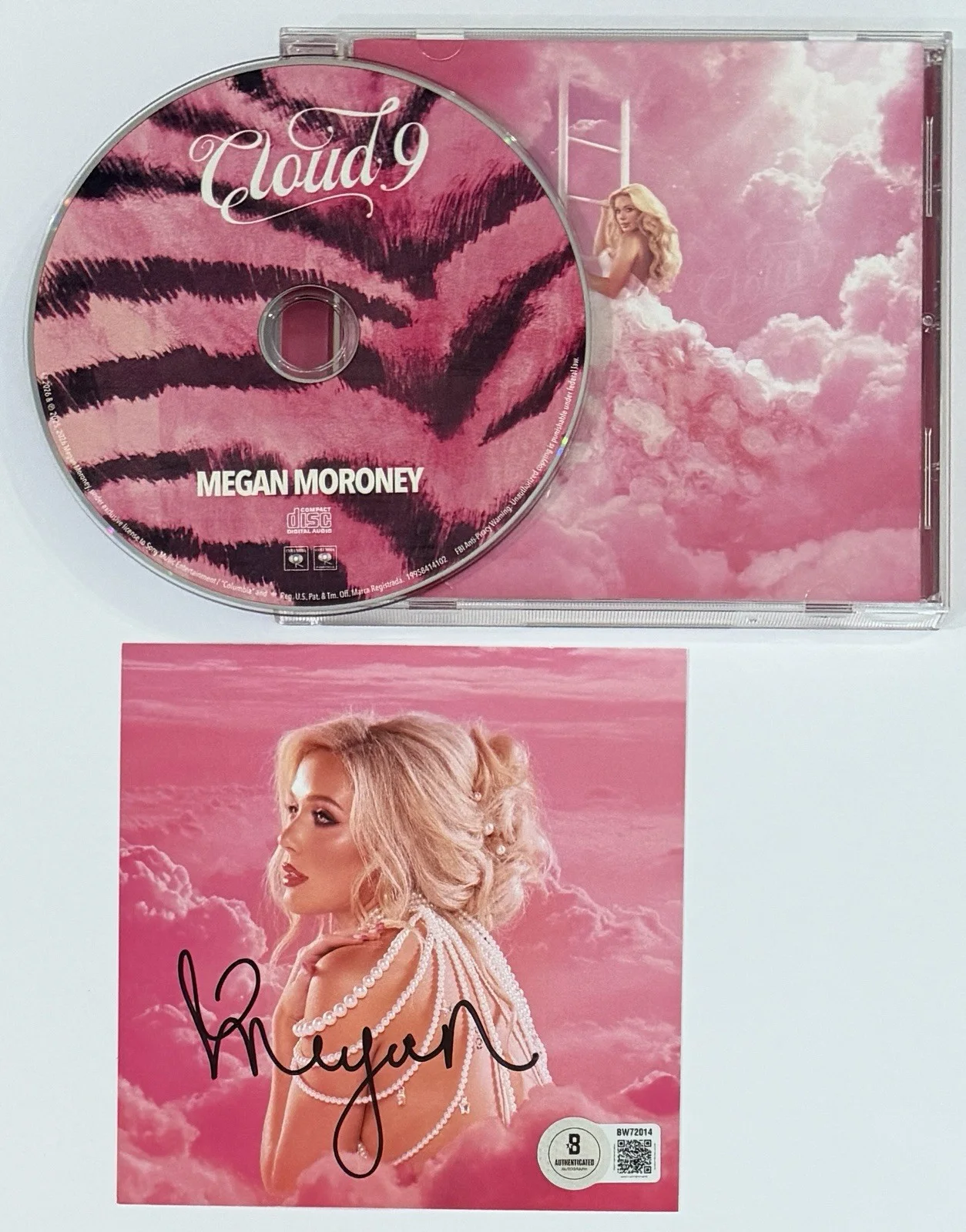 SIGNED Megan Moroney Cloud 9 Autograph Cover Photo Card & CD Beckett BAS COA, image 2
