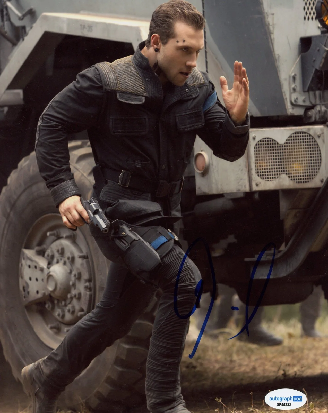 Jai Courtney — Jai Courtney "Divergent" AUTOGRAPH Signed Autographed 'Eric' 8x10 Photo ACOA, image 2