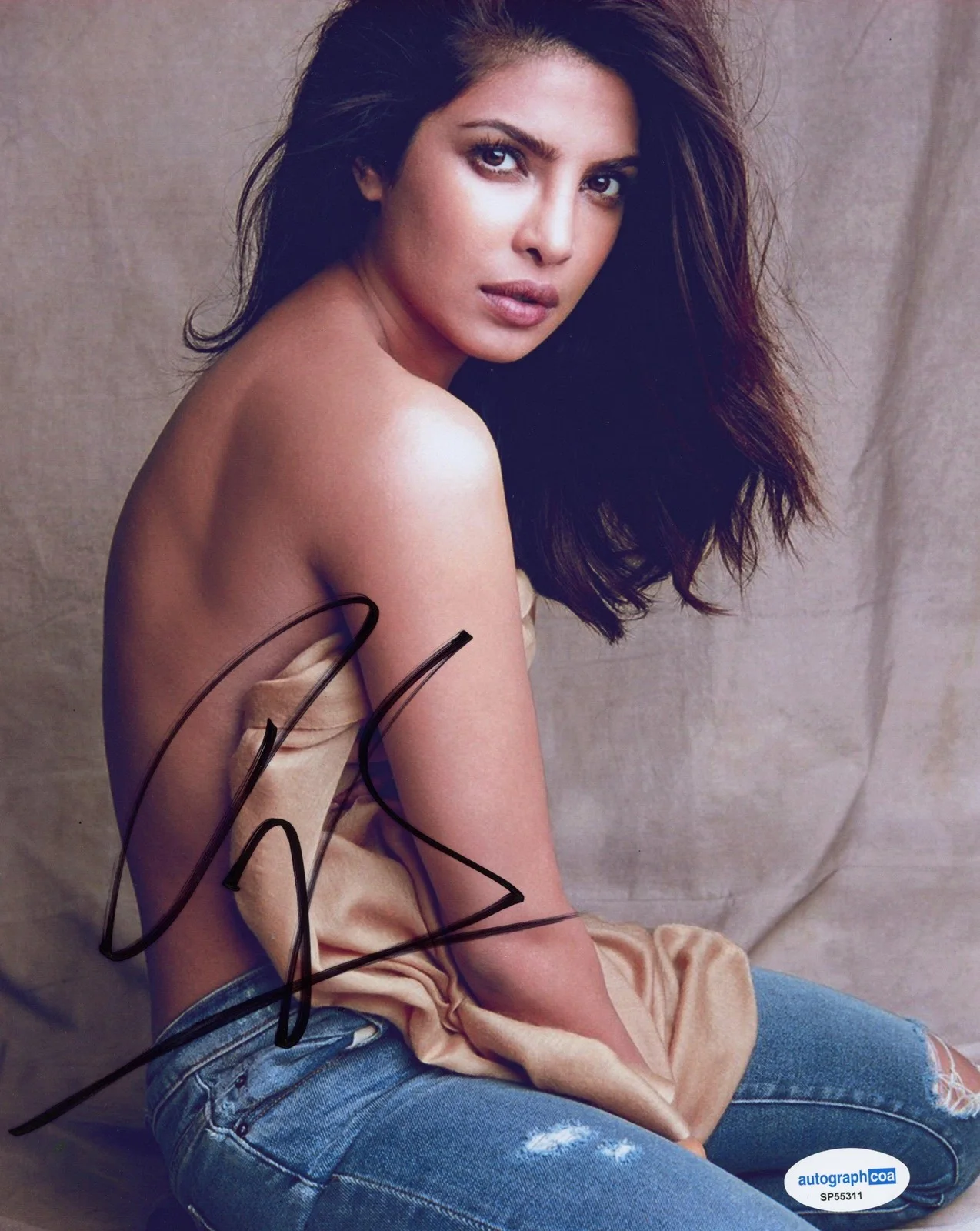 Priyanka Chopra — Priyanka Chopra Jonas "Citadel" AUTOGRAPH Signed Autographed 8x10 Photo ACOA, image 2