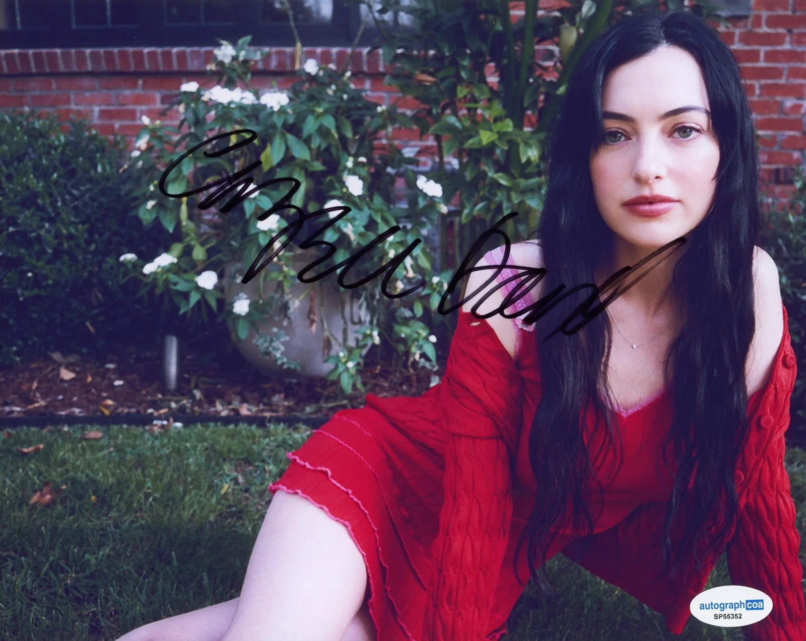 Cazzie David — Cazzie David "The Umbrella Academy" AUTOGRAPH Signed 8x10 Photo K ACOA, image 2