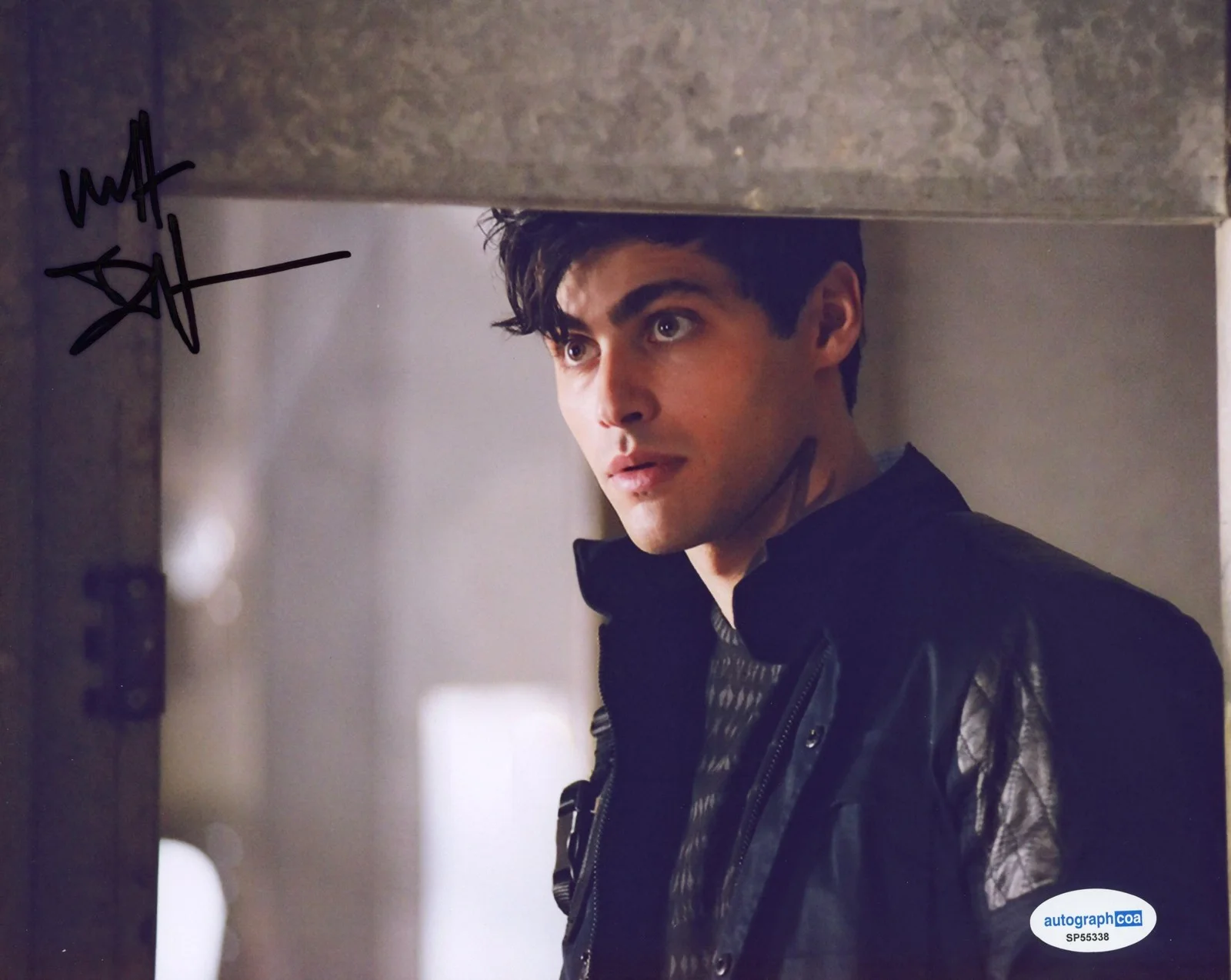 Matthew Daddario — Matthew Daddario "Shadowhunters" AUTOGRAPH Signed 'Alec' 8x10 Photo B ACOA, изображение 2
