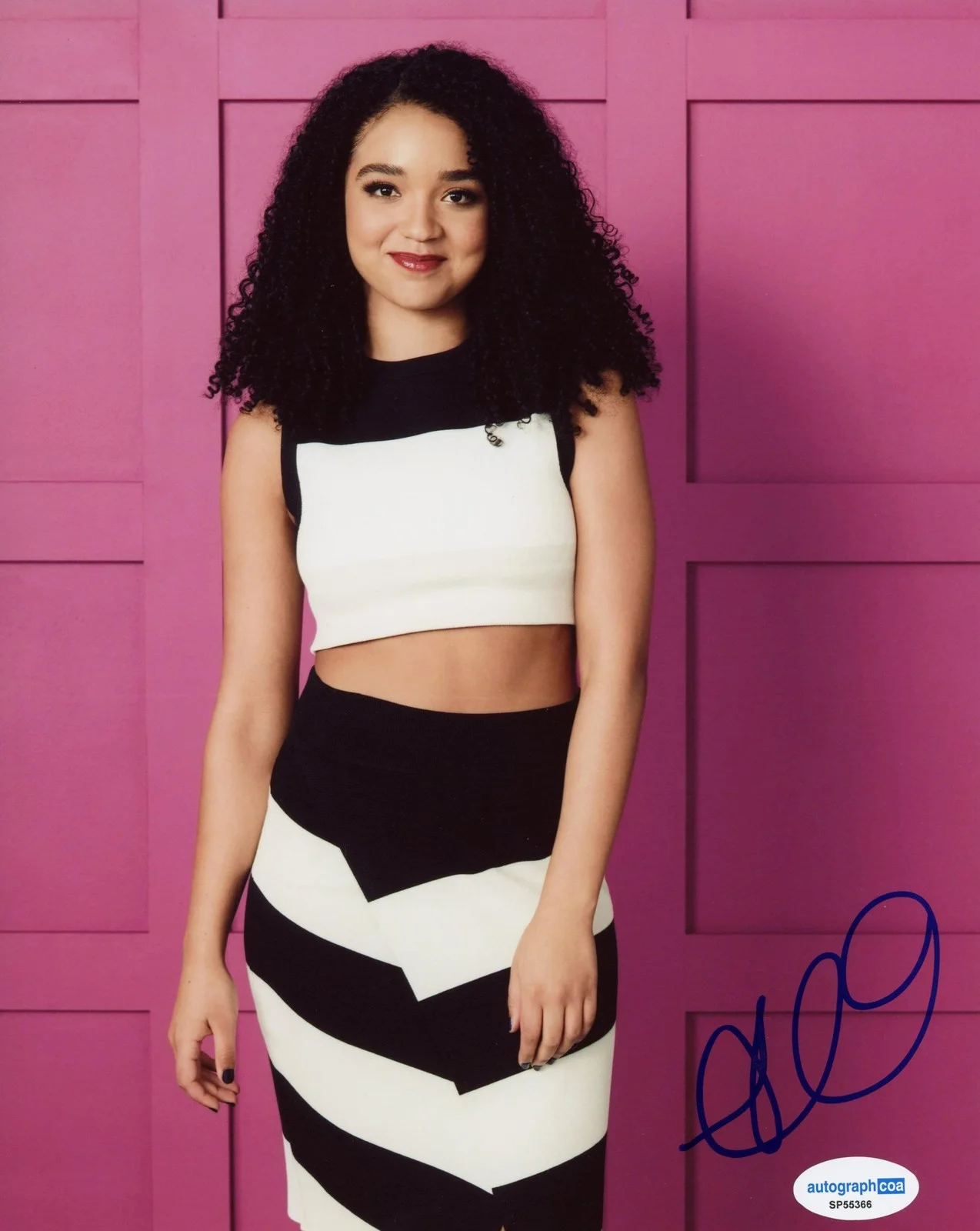 Aisha Dee — Aisha Dee "The Bold Type" AUTOGRAPH Signed 'Kat Edison' 8x10 Photo B ACOA, изображение 2