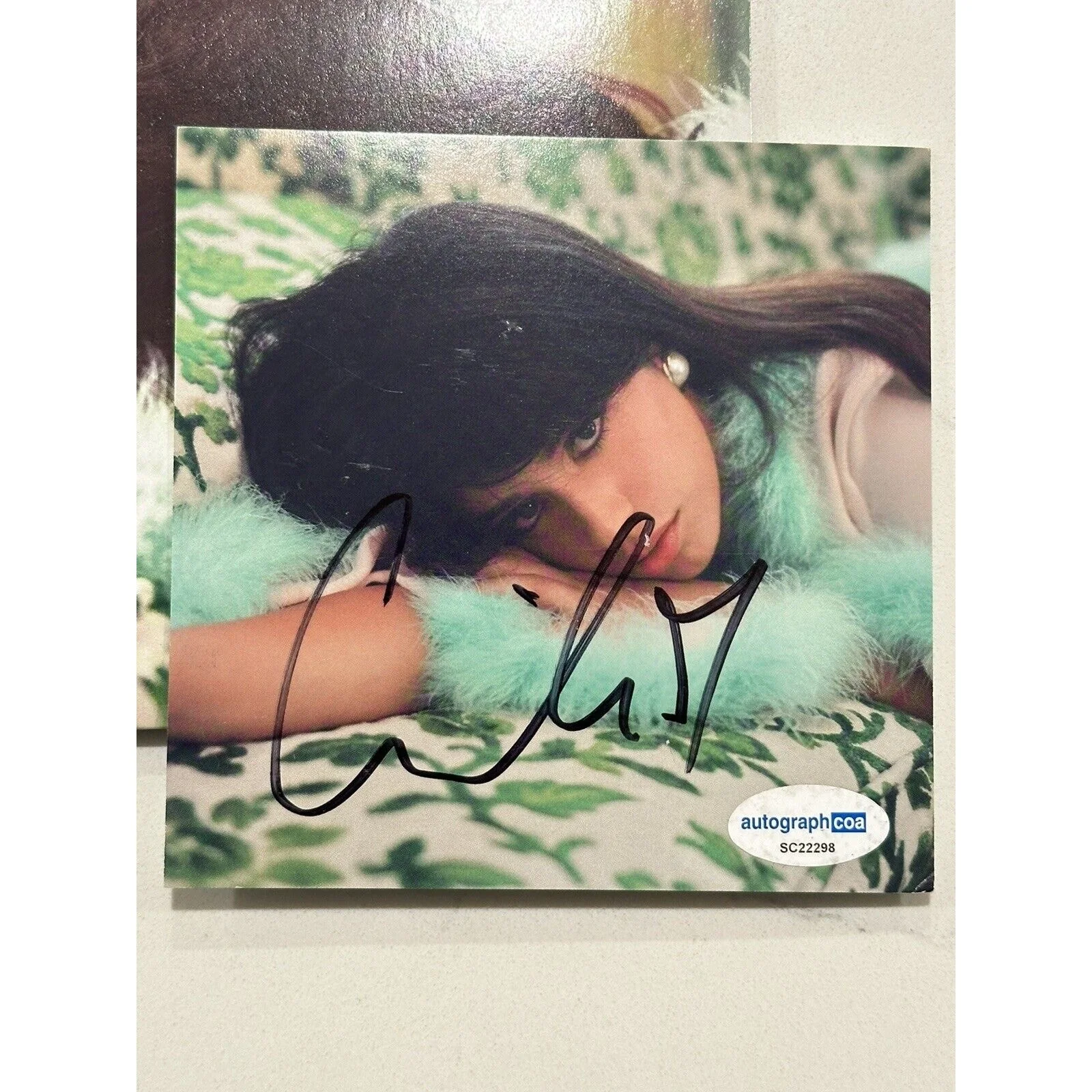 Camila Cabello Familia CD With Signed Autographed Art Card ACOA Authenticated #1, изображение 4