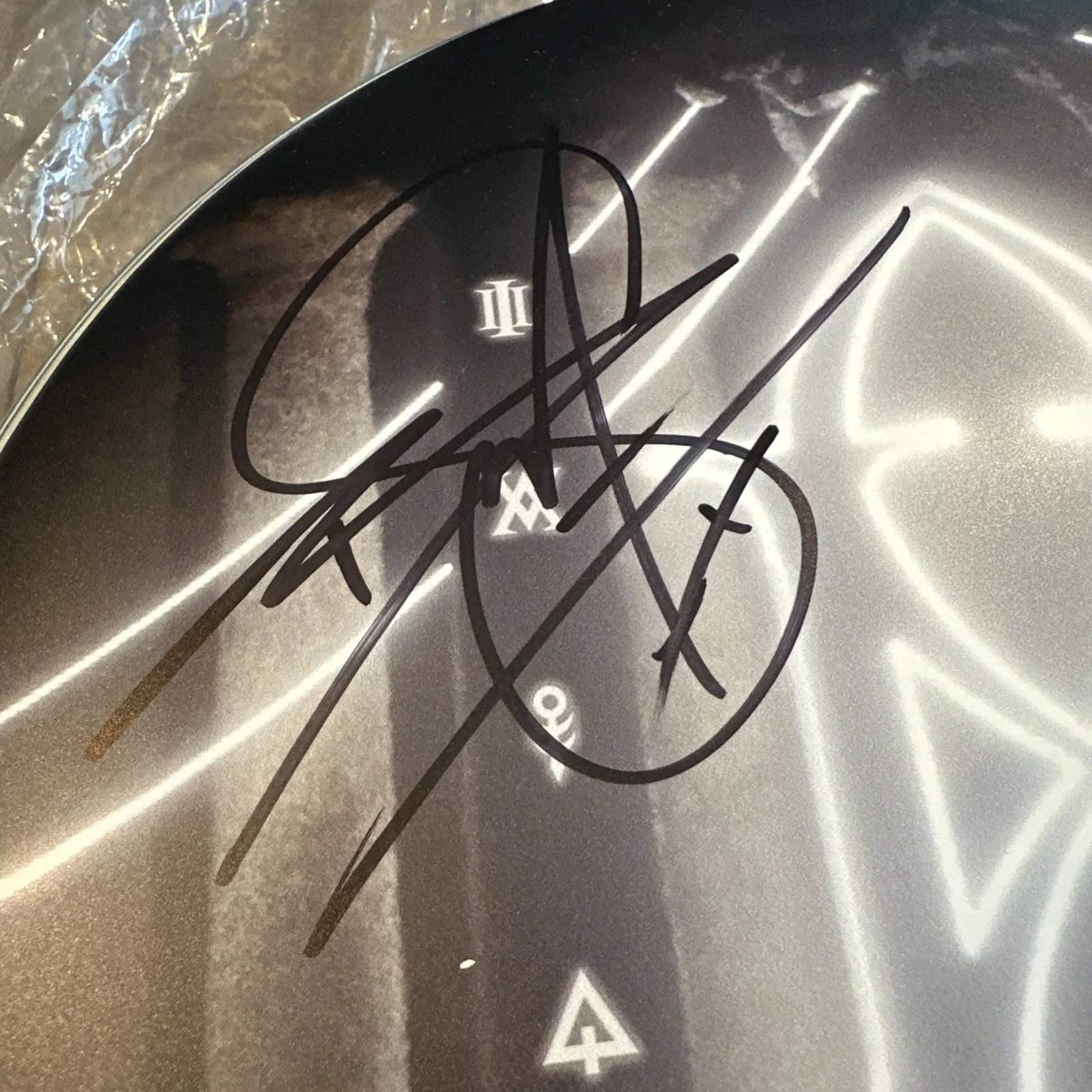 Gemini Syndrome Signed Evan’s 10” Drumhead 4 of 5 Band Members, изображение 2