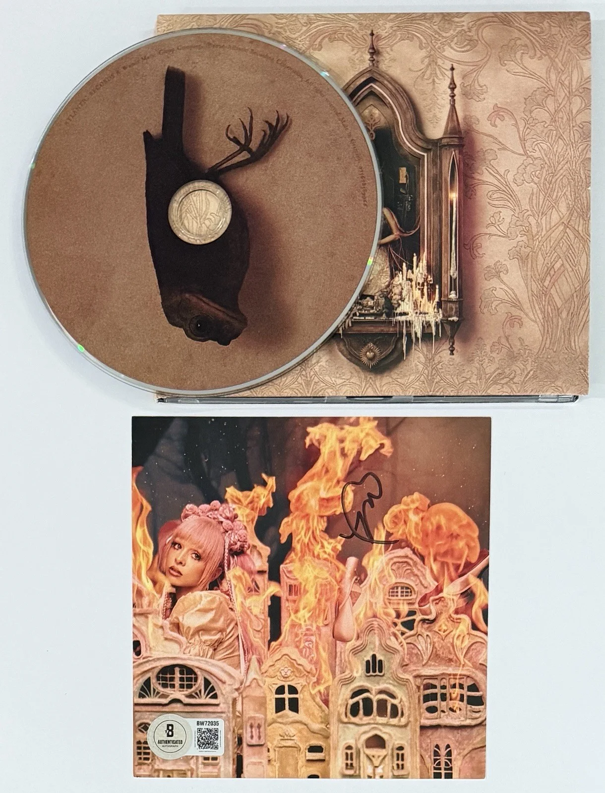 SIGNED Melanie Martinez Hades Album Photo Card & CD BAS Beckett COA Autograph, изображение 2