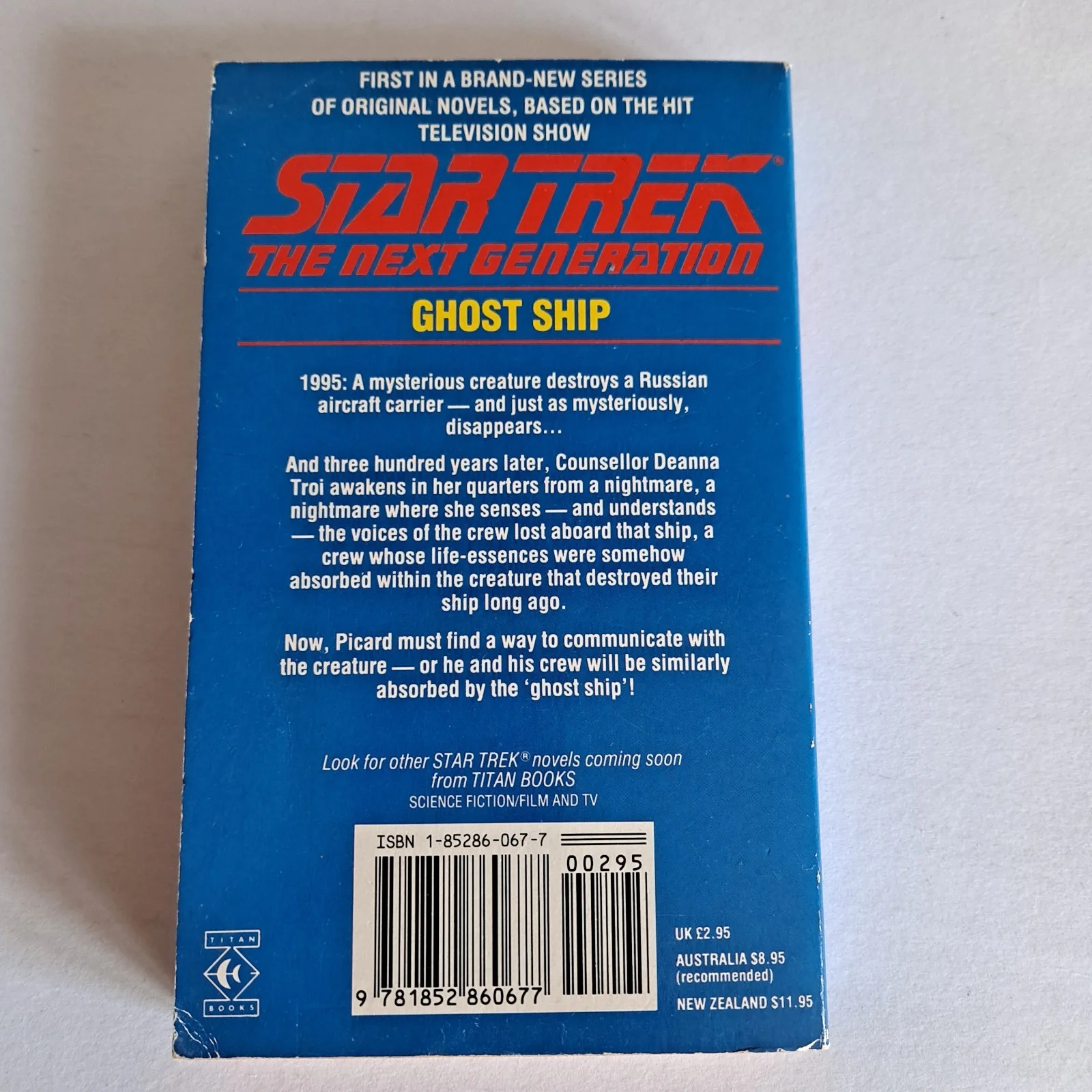 2 x STAR TREK Novels and 13 x Postcards - Job Lot, image 5