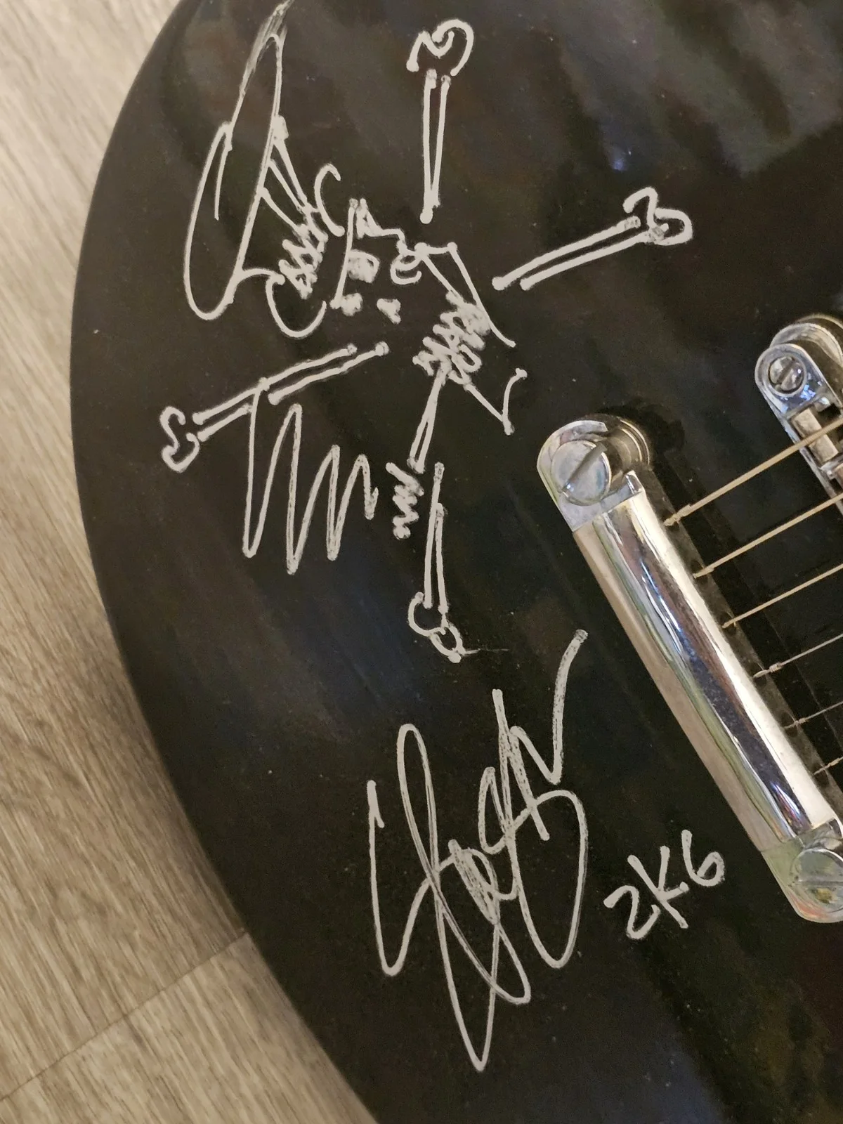 Guns and Roses Slash autographed guitar, image 4