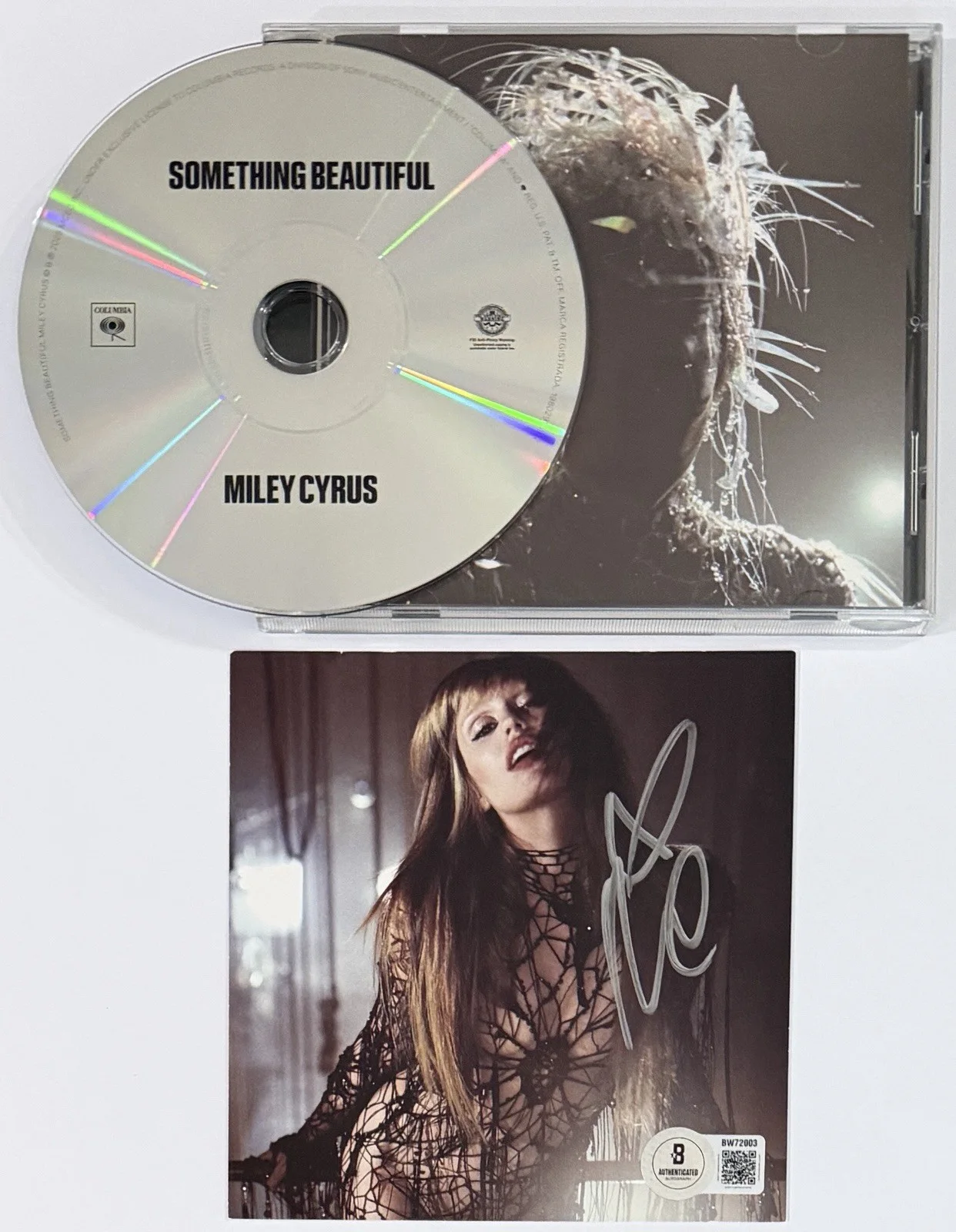 SIGNED Miley Cyrus Something Beautiful Photograph Art Card & CD BAS Beckett COA, image 2