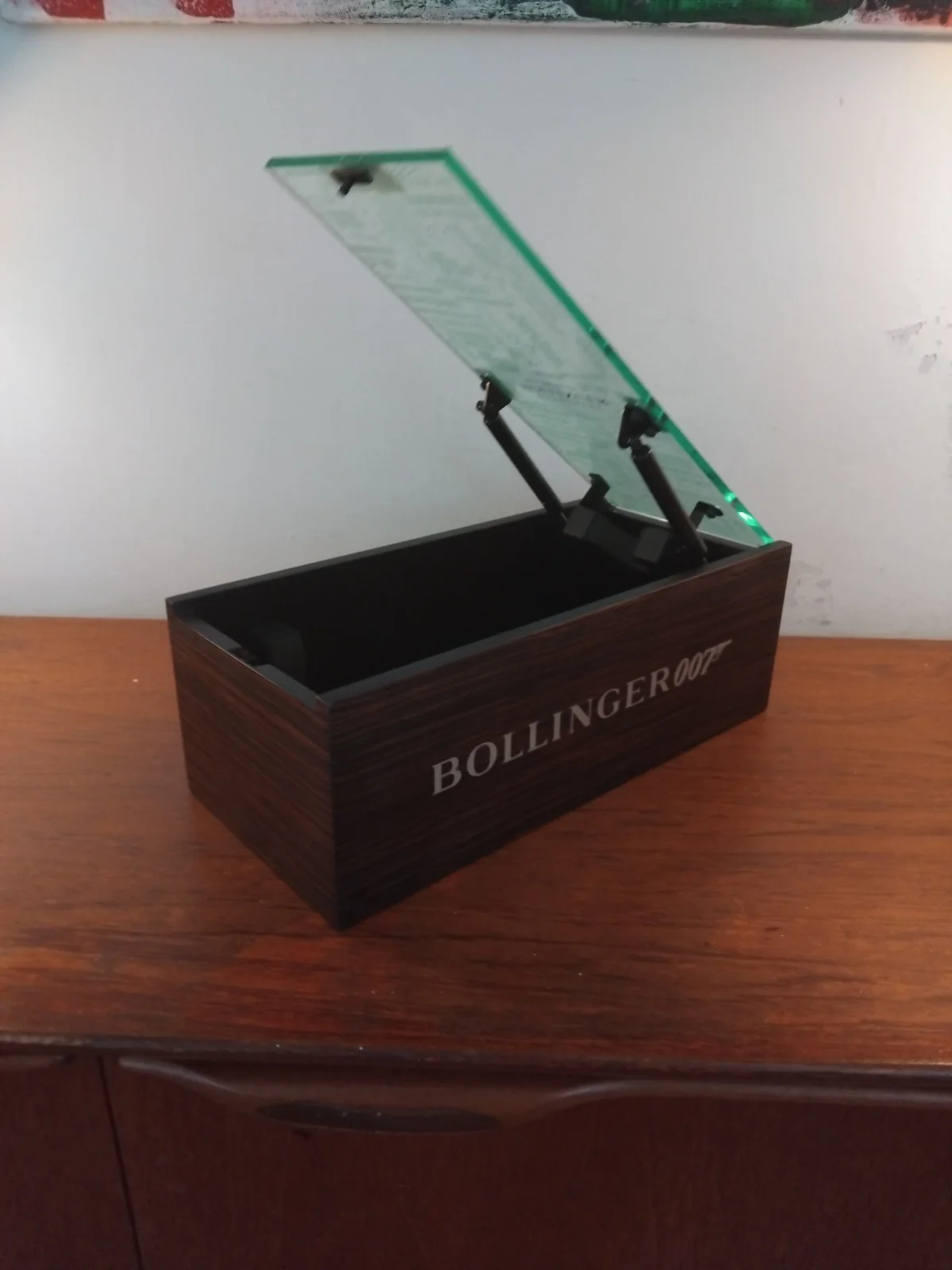 2011 Bollinger James Bond 007 Champagne Limited edition Box EMPTY, image 2