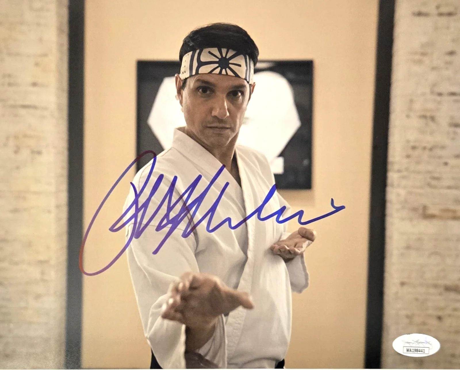 RALPH MACCHIO — Ralph Macchio Signed 8x10 Photo Daniel Larusso COBRA KAI KARATE KID JSA COA 441
