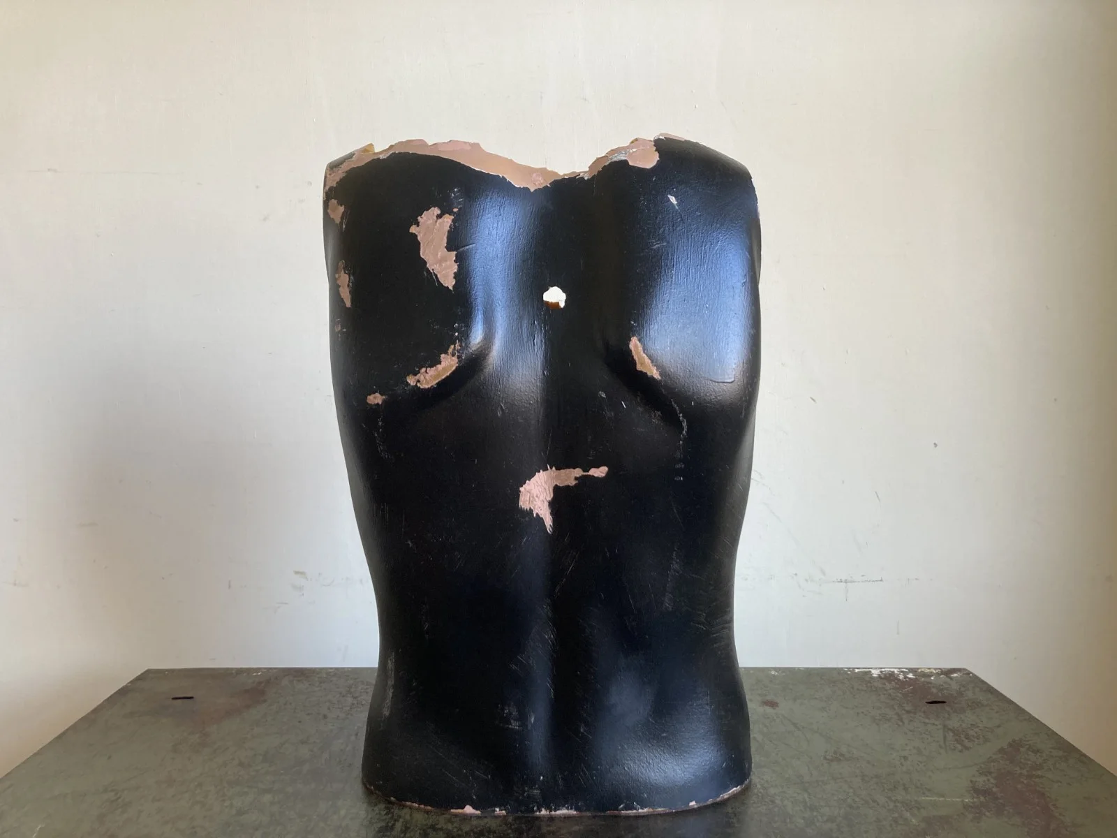 Vintage Distressed Fibreglass Torso Original Horror Film Art Prop, изображение 5