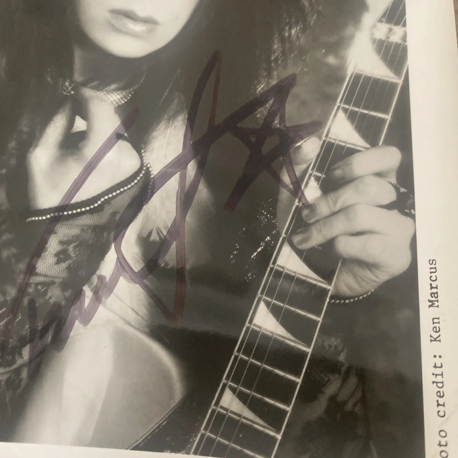 VINNIE VINCENT SIGNED SOLO 8x10 PHOTO KISS CREATURES Chrysalis Rare Original, image 3