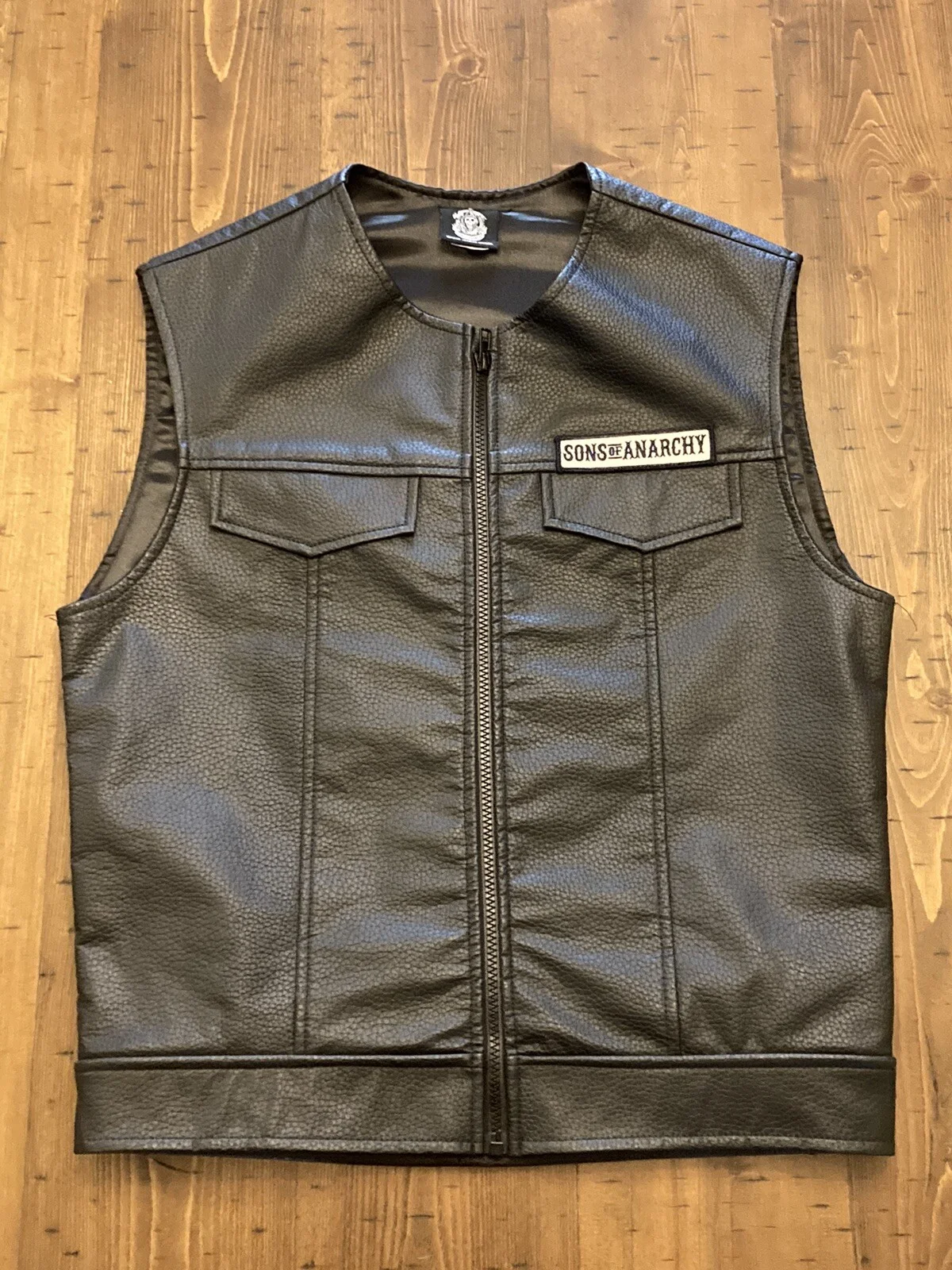 Katey Sagal — Katey Sagal Ron Perlman Signed Autographed Licensed Sons Of Anarchy Vest COA, изображение 4