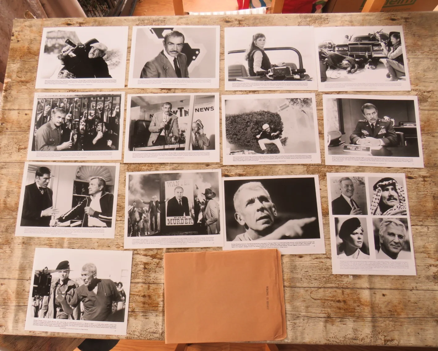 WRONG IS RIGHT ORIGINAL 1982 CINEMA FILM MOVIE PRESS KIT Sean Connery 13 PHOTOS, изображение 5