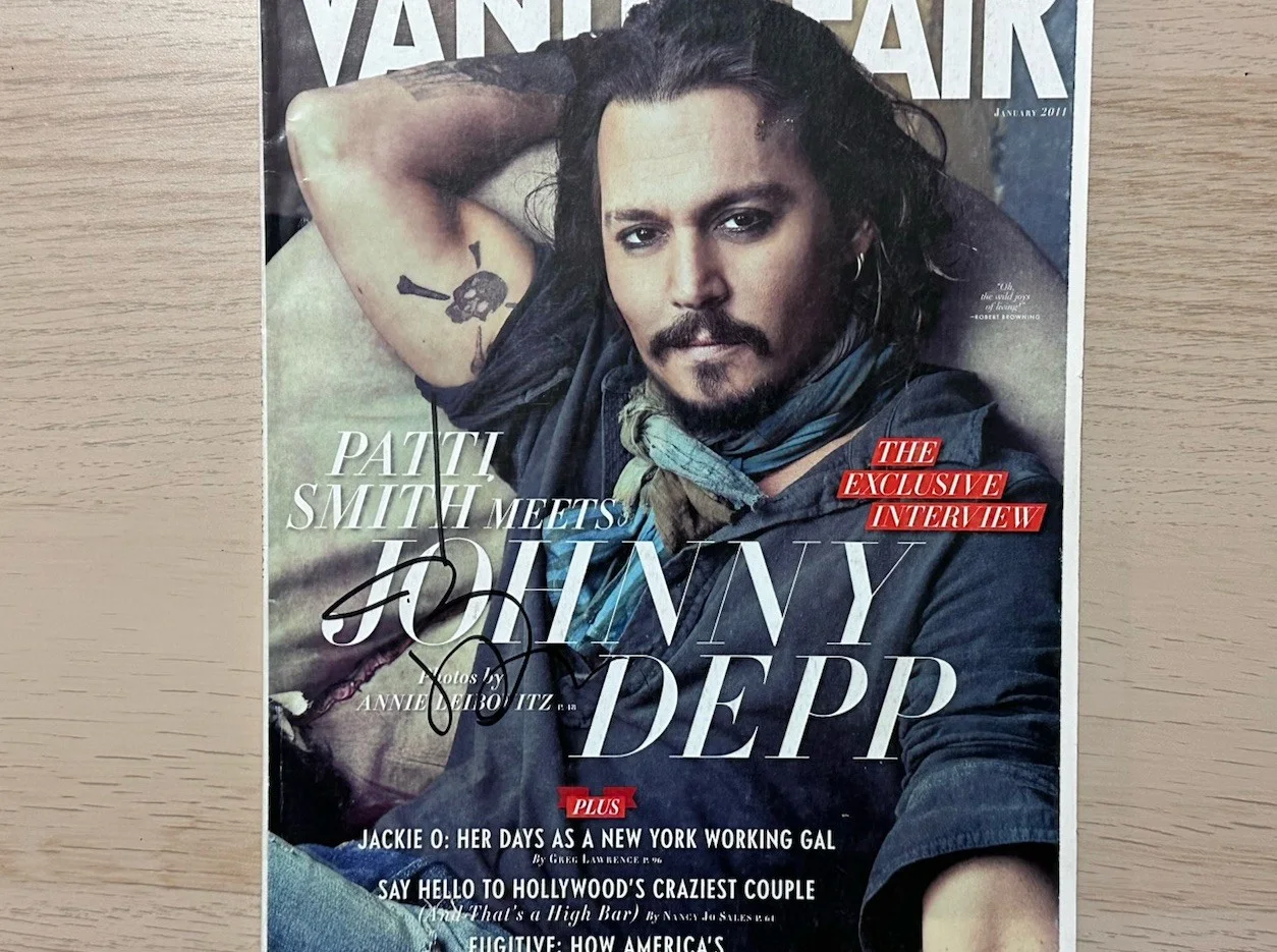 Johnny Depp — Johnny Depp signed Vanity Fair Magazine Pirates of Caribbean Edward Scissorhands, изображение 2